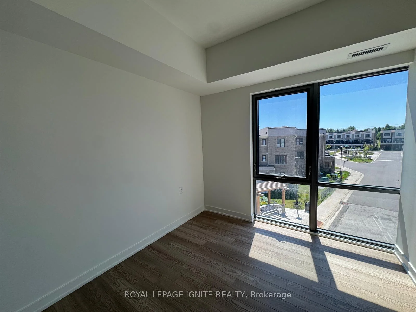 Photo 10 of Unit 924, 51 Clarington Boulevard, Clarington, Bowmanville — HOMEH