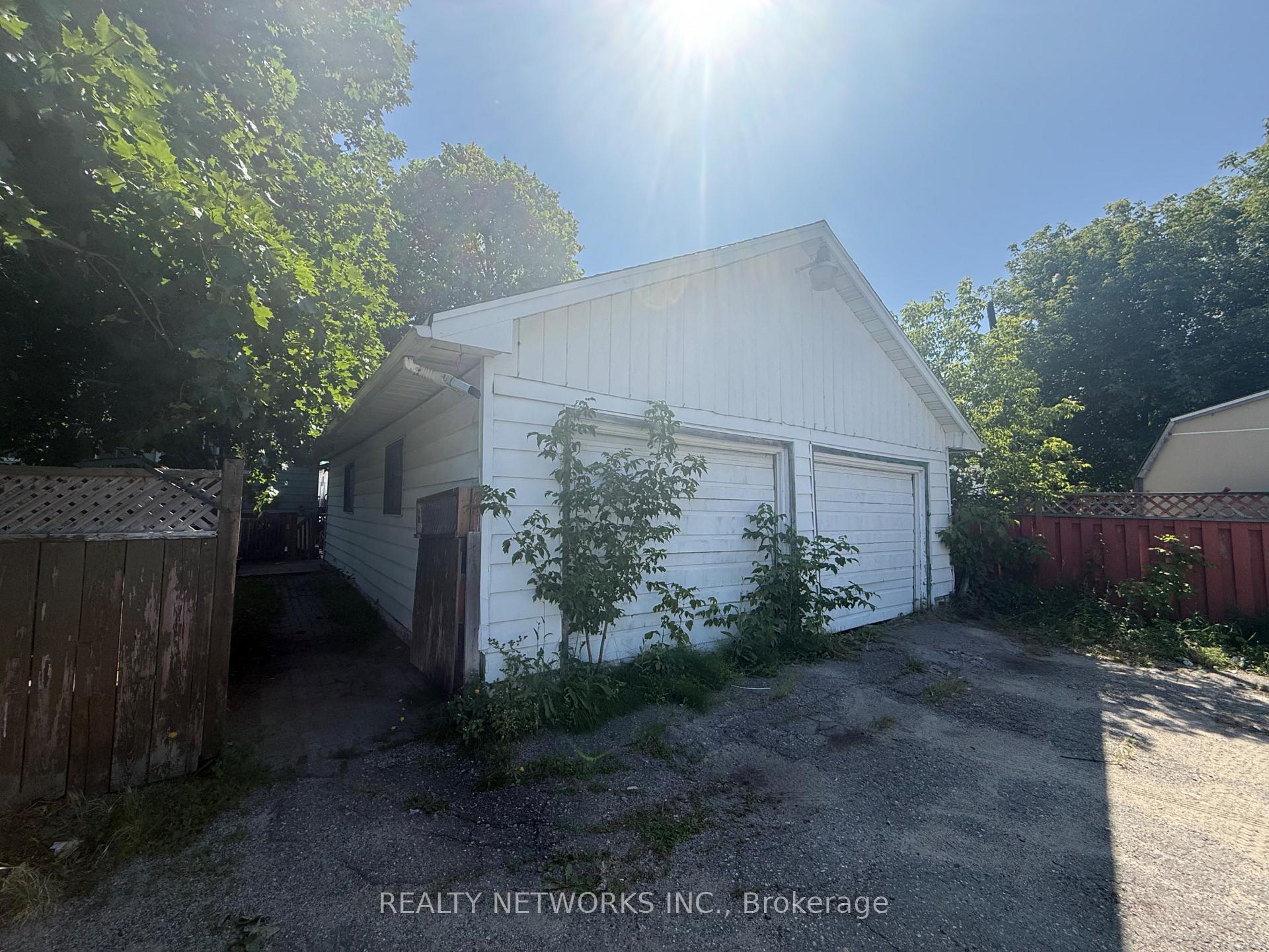 Photo 5 of 175 Elm Street N, Timmins, TNE - Central — HOMEH