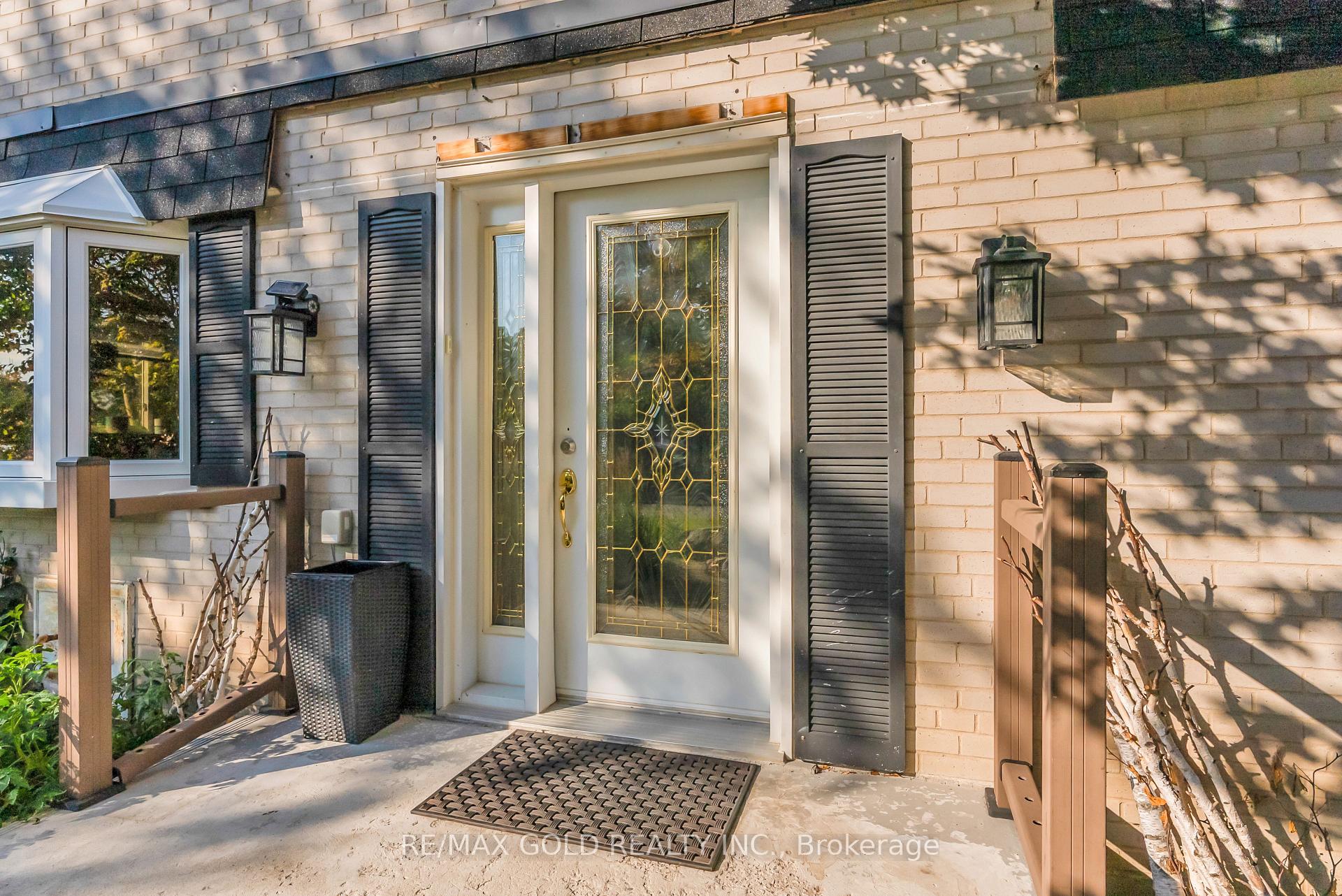 Photo 5 of 2520 Constable Road, Mississauga, Clarkson — HOMEH
