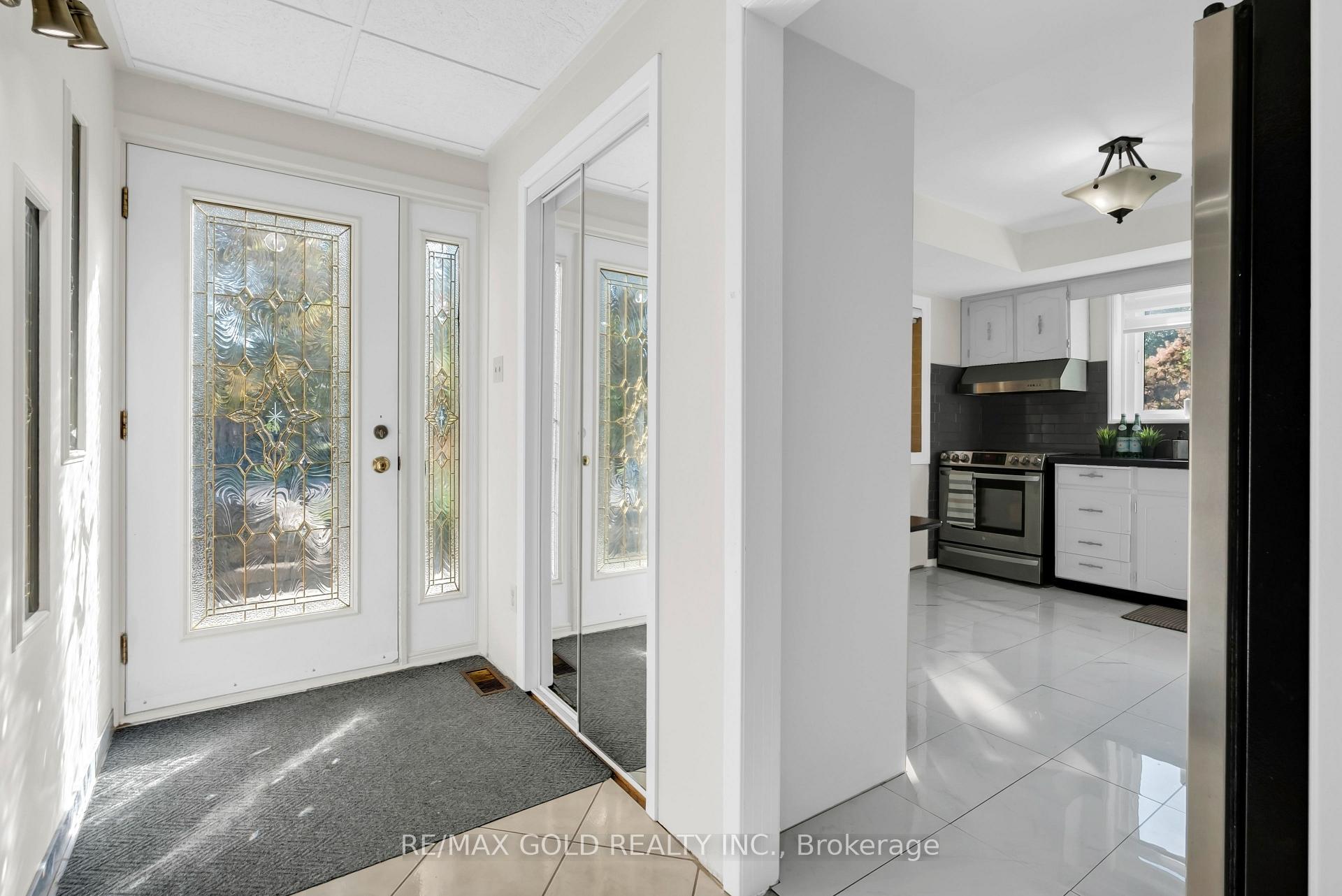 Photo 6 of 2520 Constable Road, Mississauga, Clarkson — HOMEH