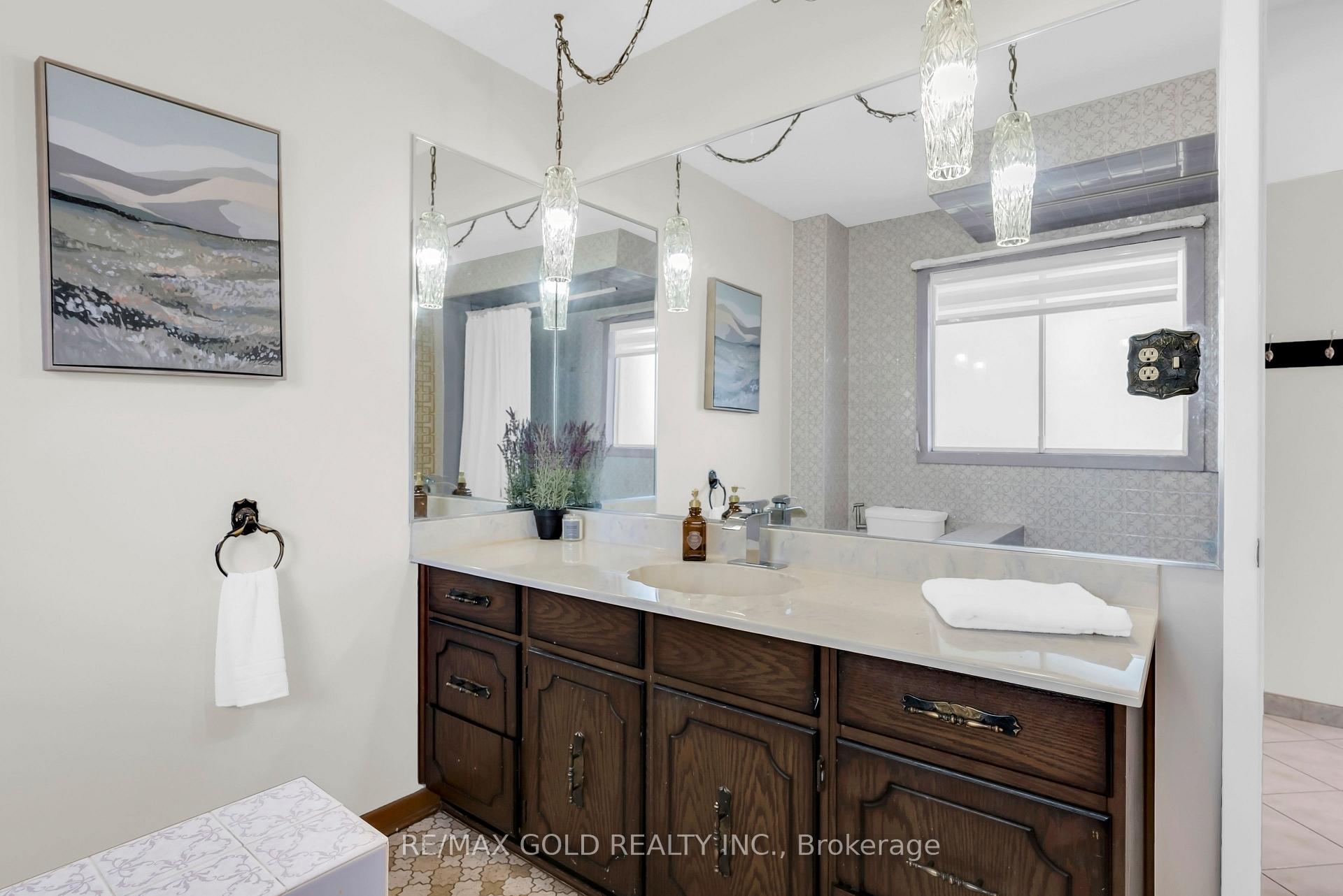 Photo 20 of 2520 Constable Road, Mississauga, Clarkson — HOMEH
