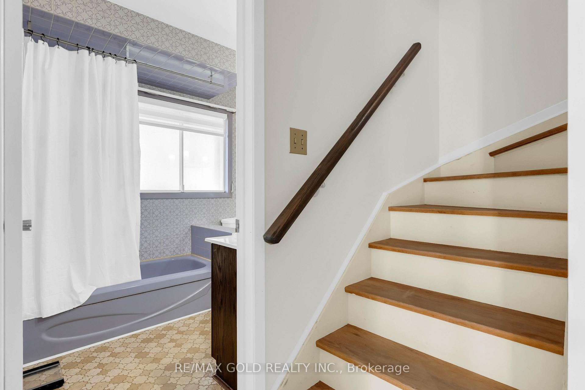 Photo 21 of 2520 Constable Road, Mississauga, Clarkson — HOMEH