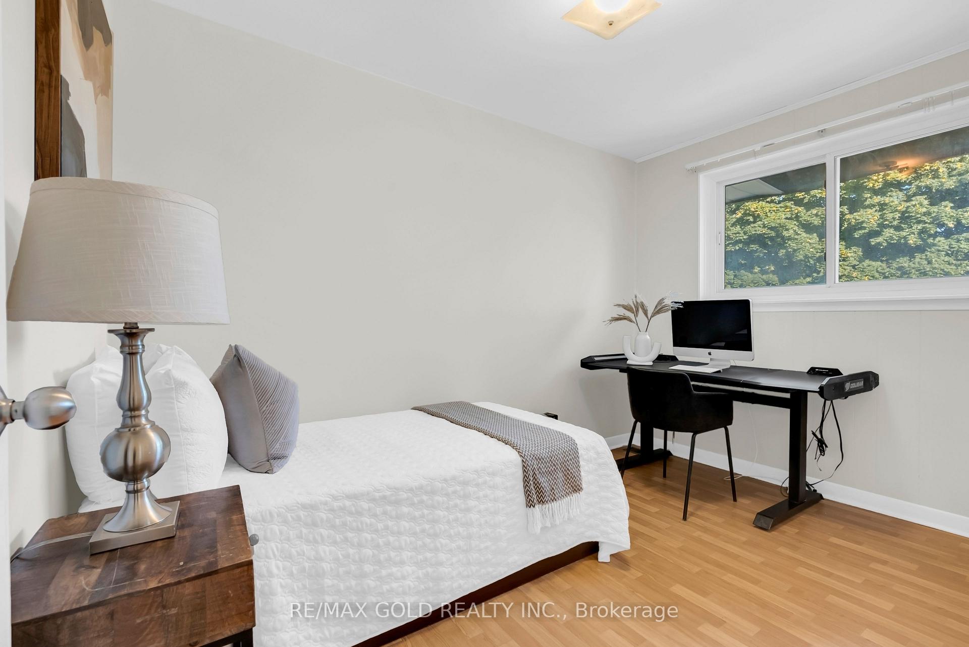 Photo 23 of 2520 Constable Road, Mississauga, Clarkson — HOMEH