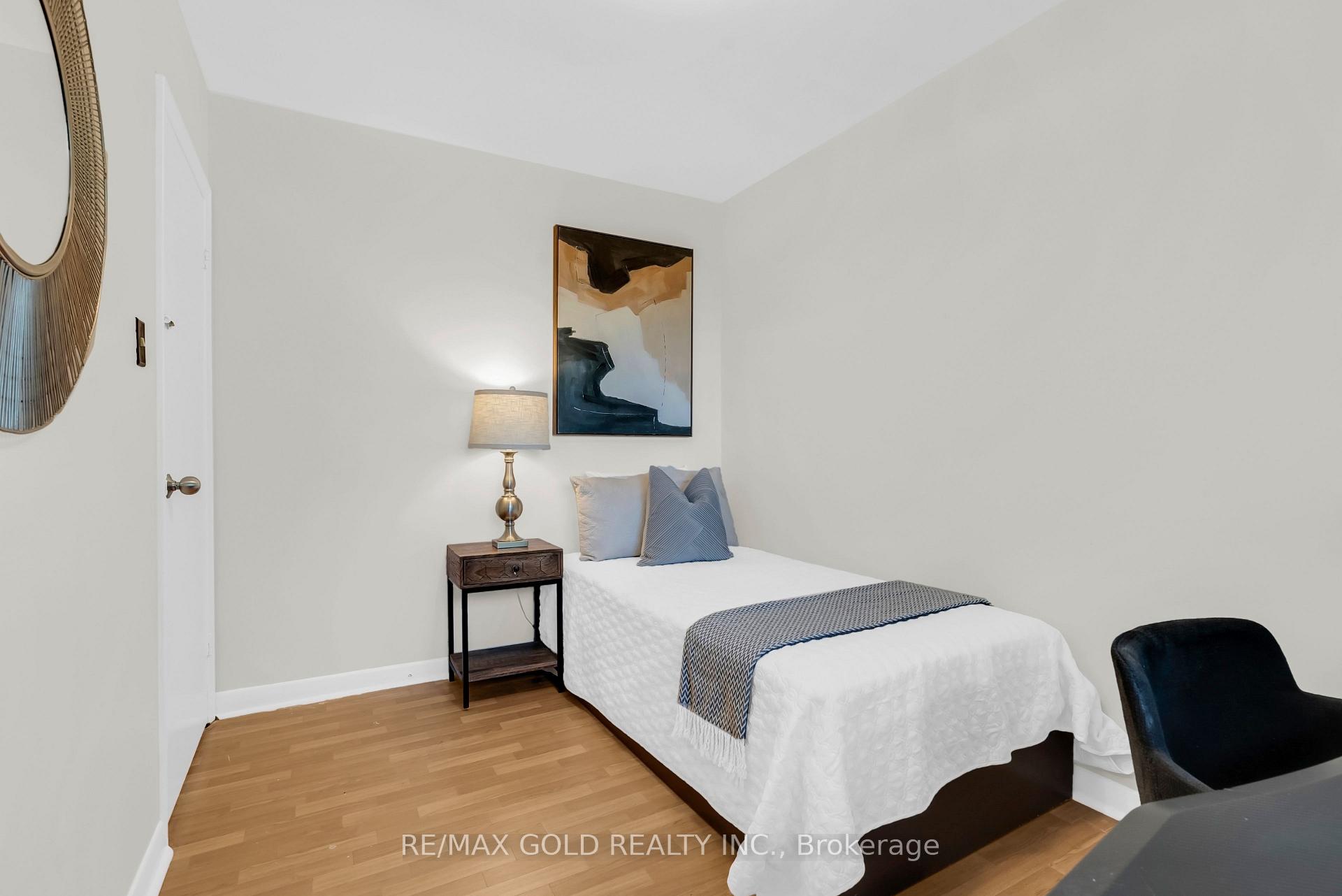 Photo 24 of 2520 Constable Road, Mississauga, Clarkson — HOMEH