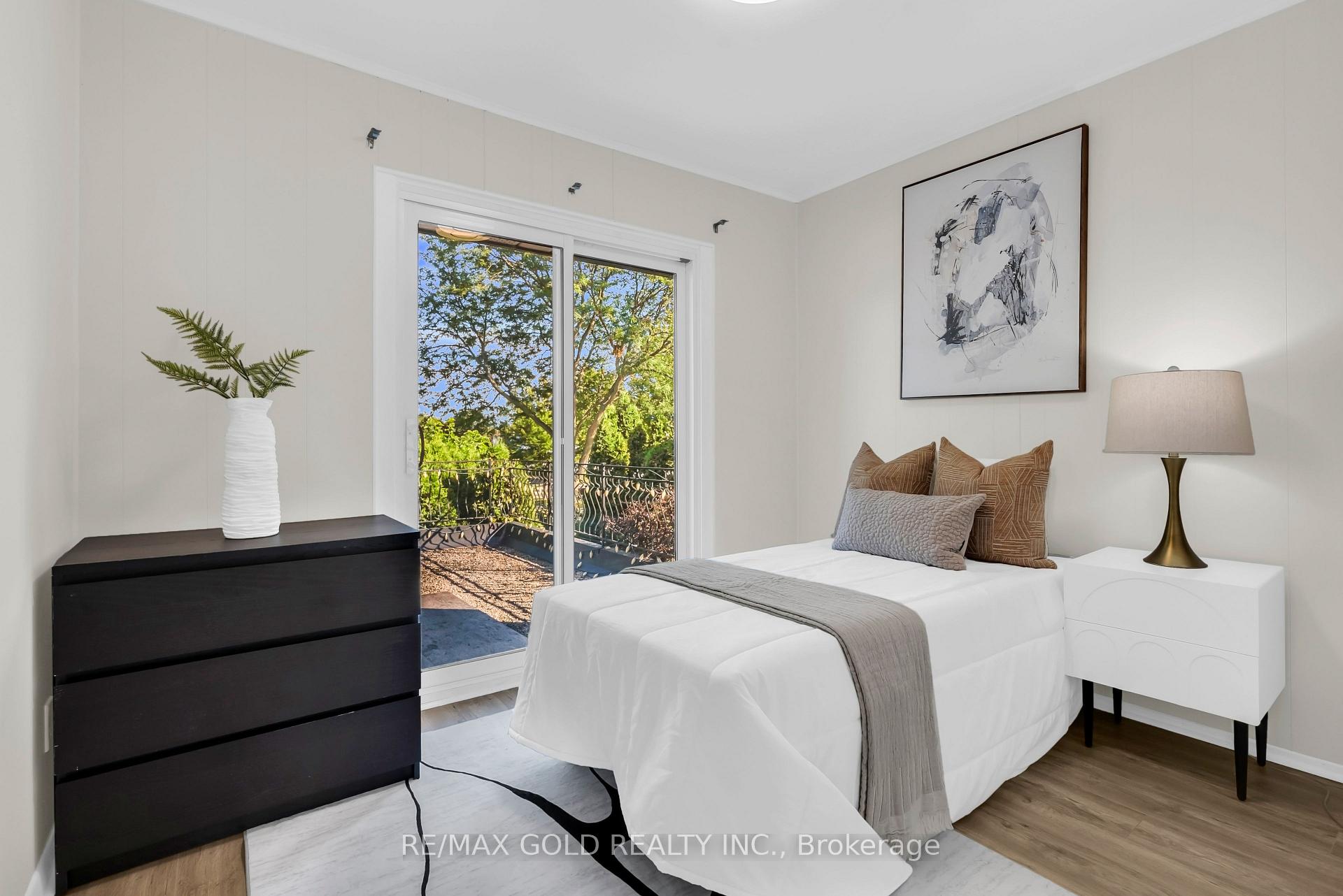 Photo 25 of 2520 Constable Road, Mississauga, Clarkson — HOMEH