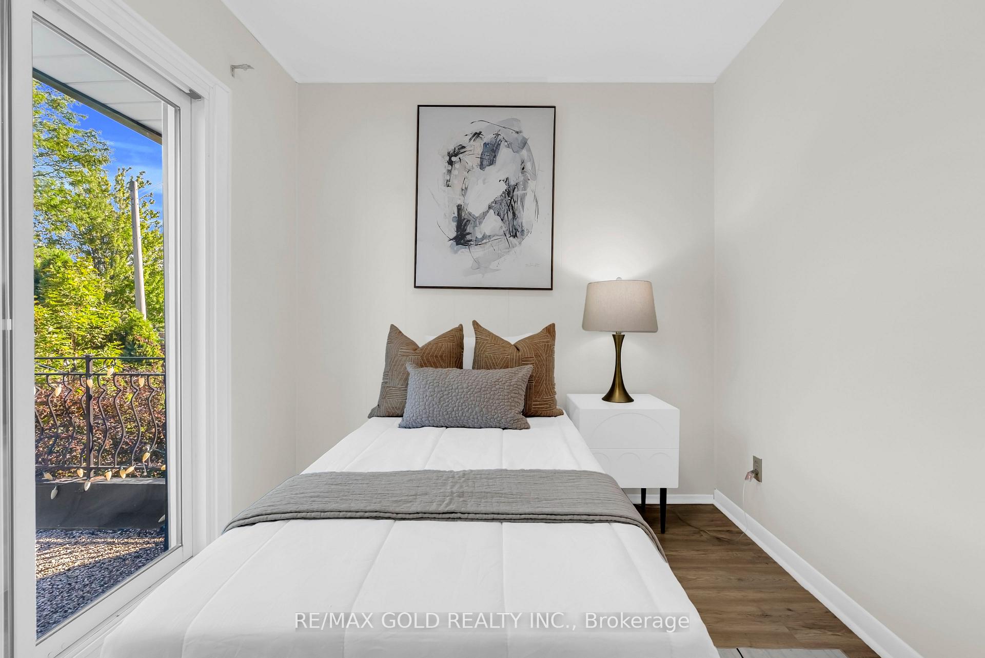 Photo 26 of 2520 Constable Road, Mississauga, Clarkson — HOMEH