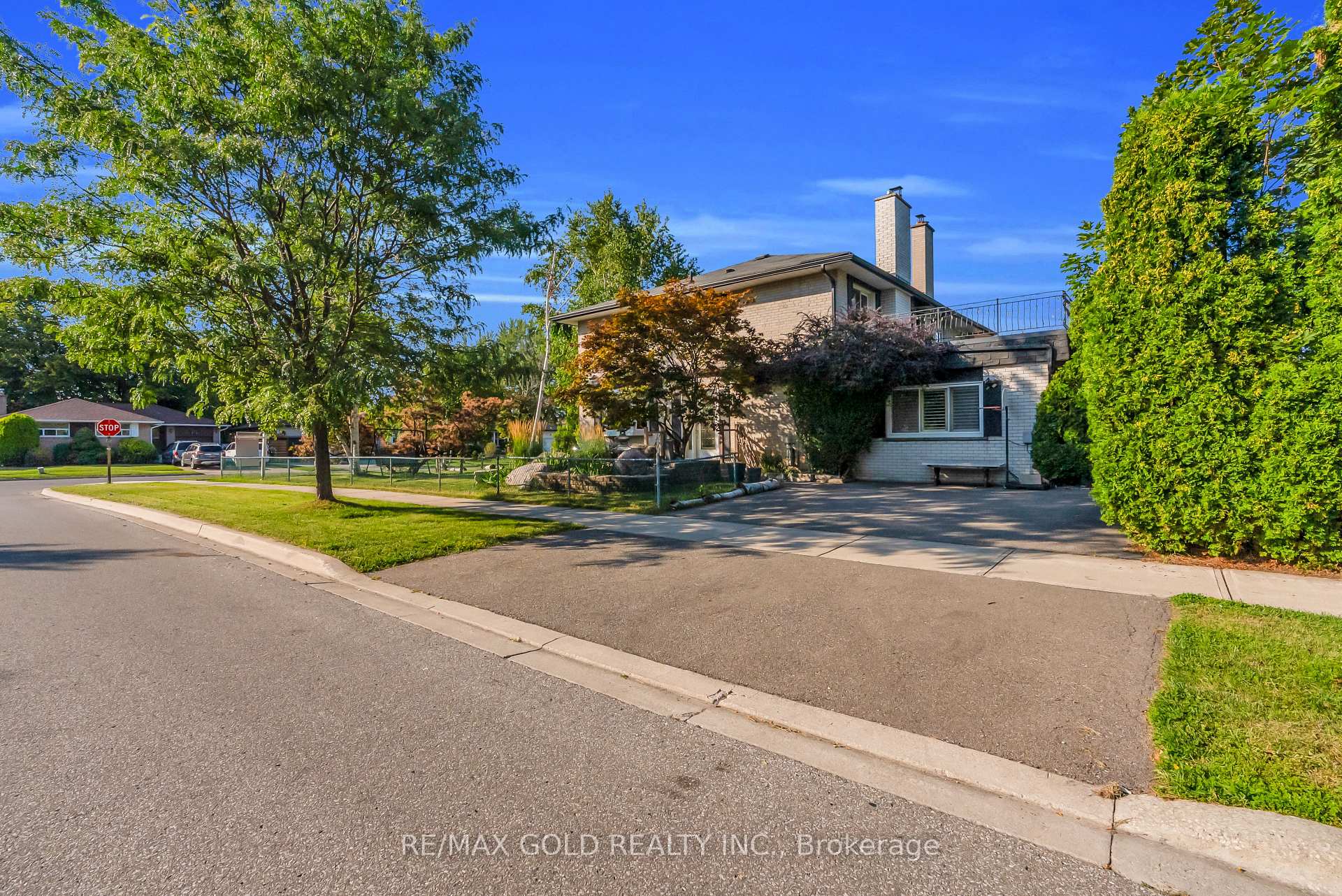 Photo 35 of 2520 Constable Road, Mississauga, Clarkson — HOMEH