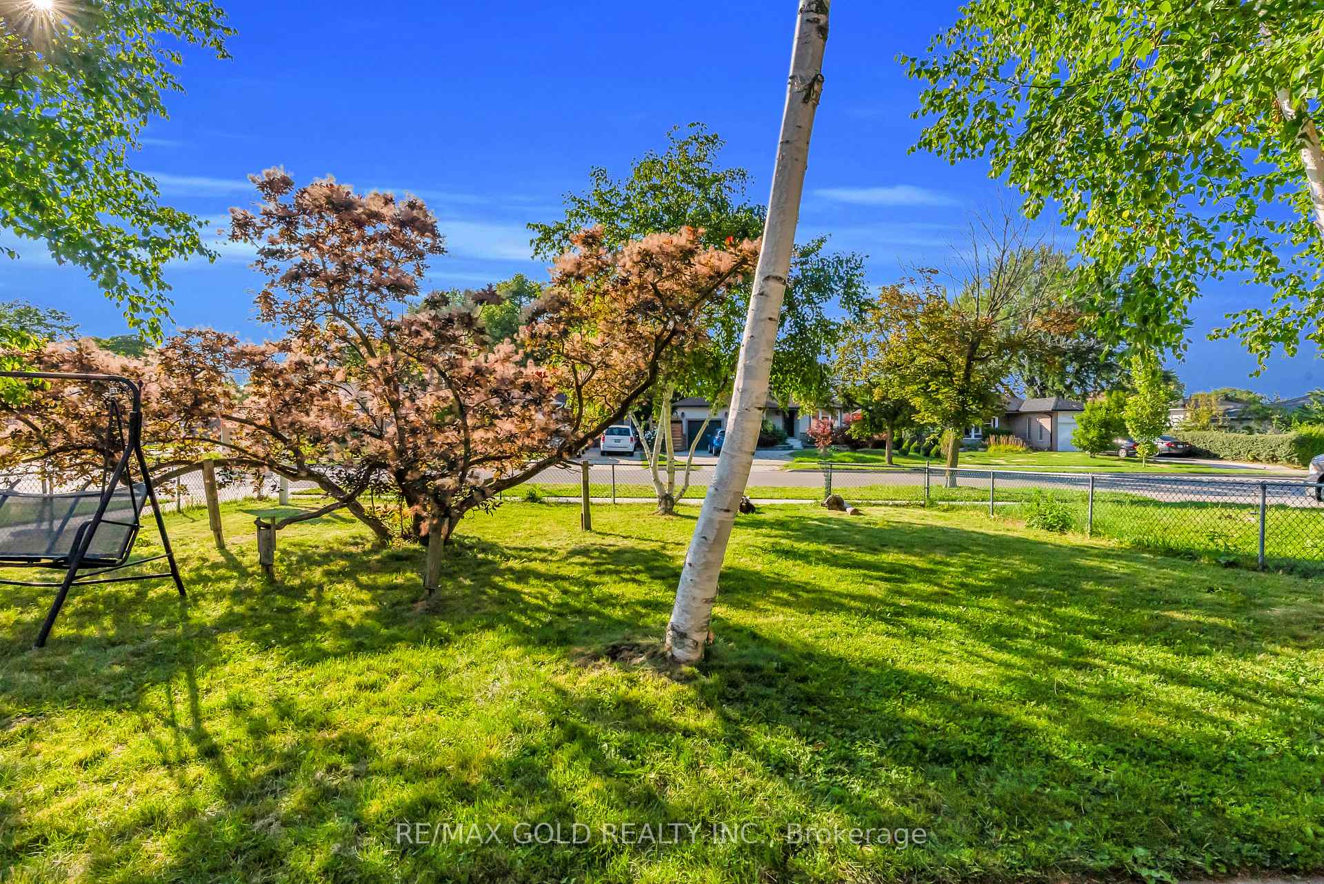 Photo 40 of 2520 Constable Road, Mississauga, Clarkson — HOMEH