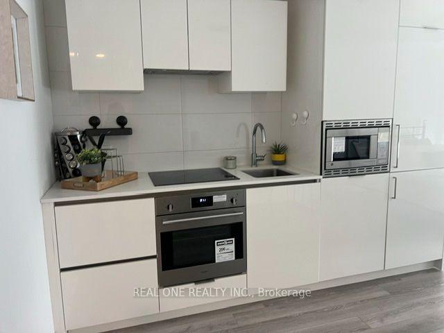 Photo 2 of Unit 1607, 238 Simcoe Street, Toronto, Kensington-Chinatown — HOMEH