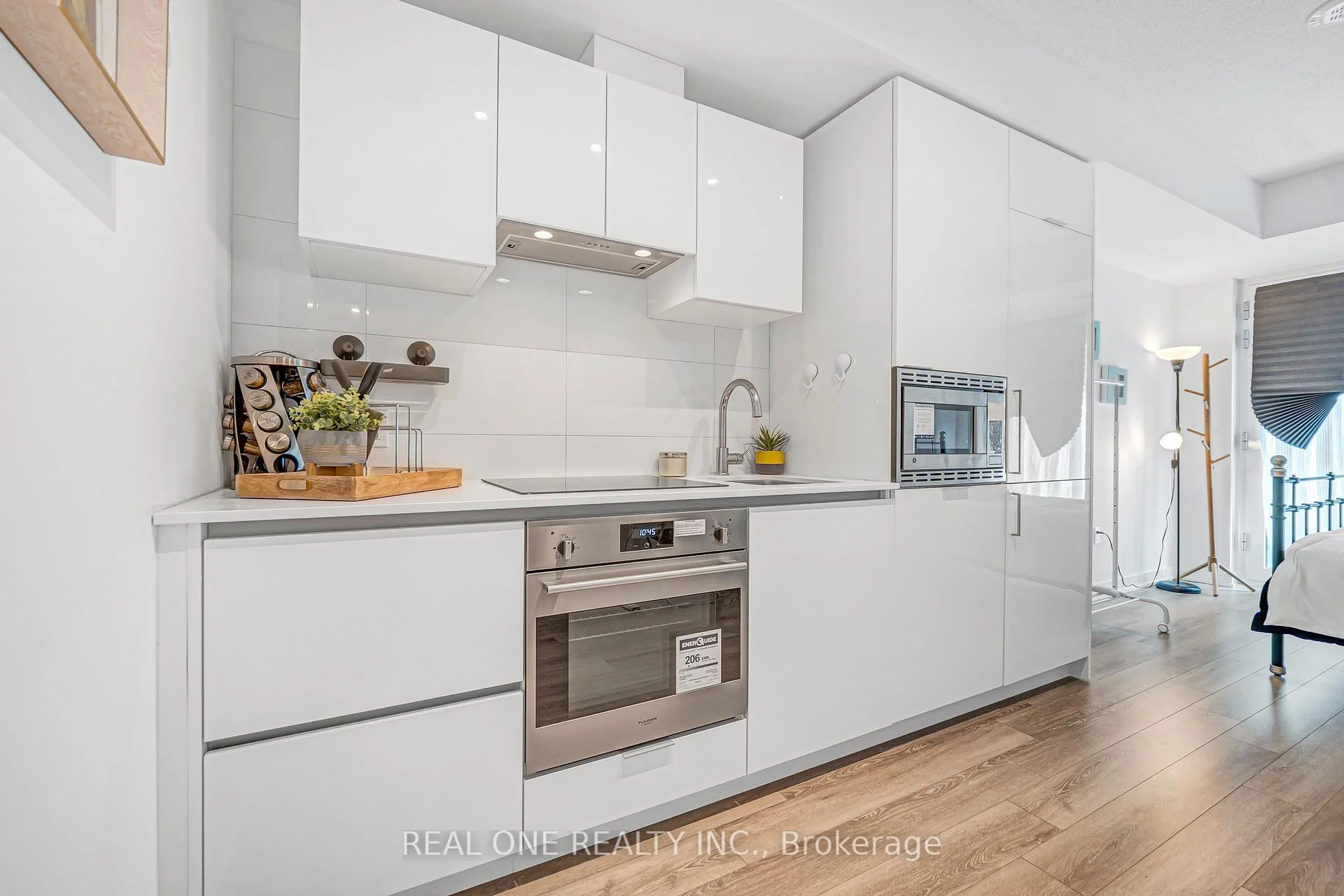 Photo 5 of Unit 1607, 238 Simcoe Street, Toronto, Kensington-Chinatown — HOMEH