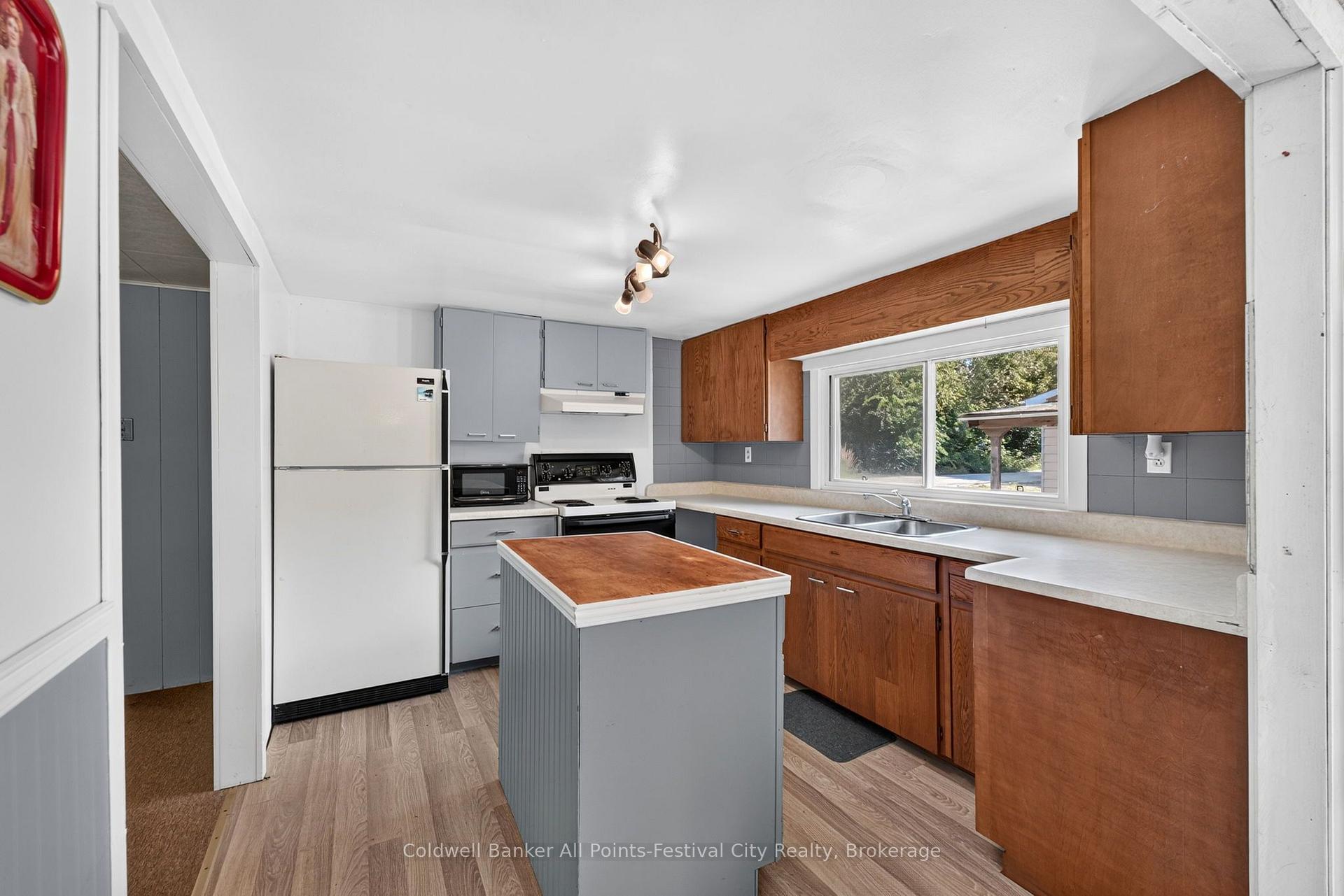 Photo 11 of 31 Salkeld Street, Central Huron, Goderich — HOMEH