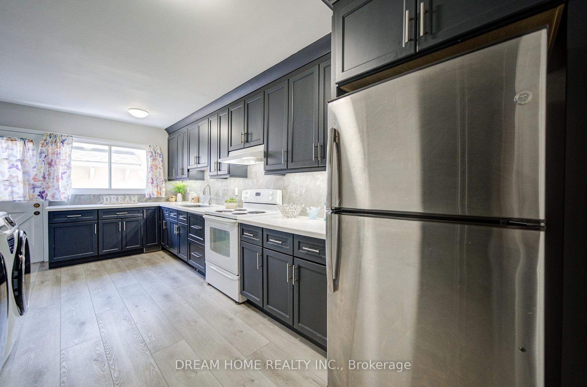 Photo 6 of 1323 Shamir Crescent, Mississauga, Erindale — HOMEH