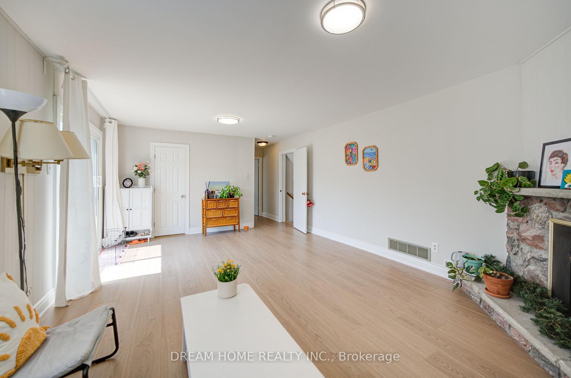 Photo 19 of 1323 Shamir Crescent, Mississauga, Erindale — HOMEH