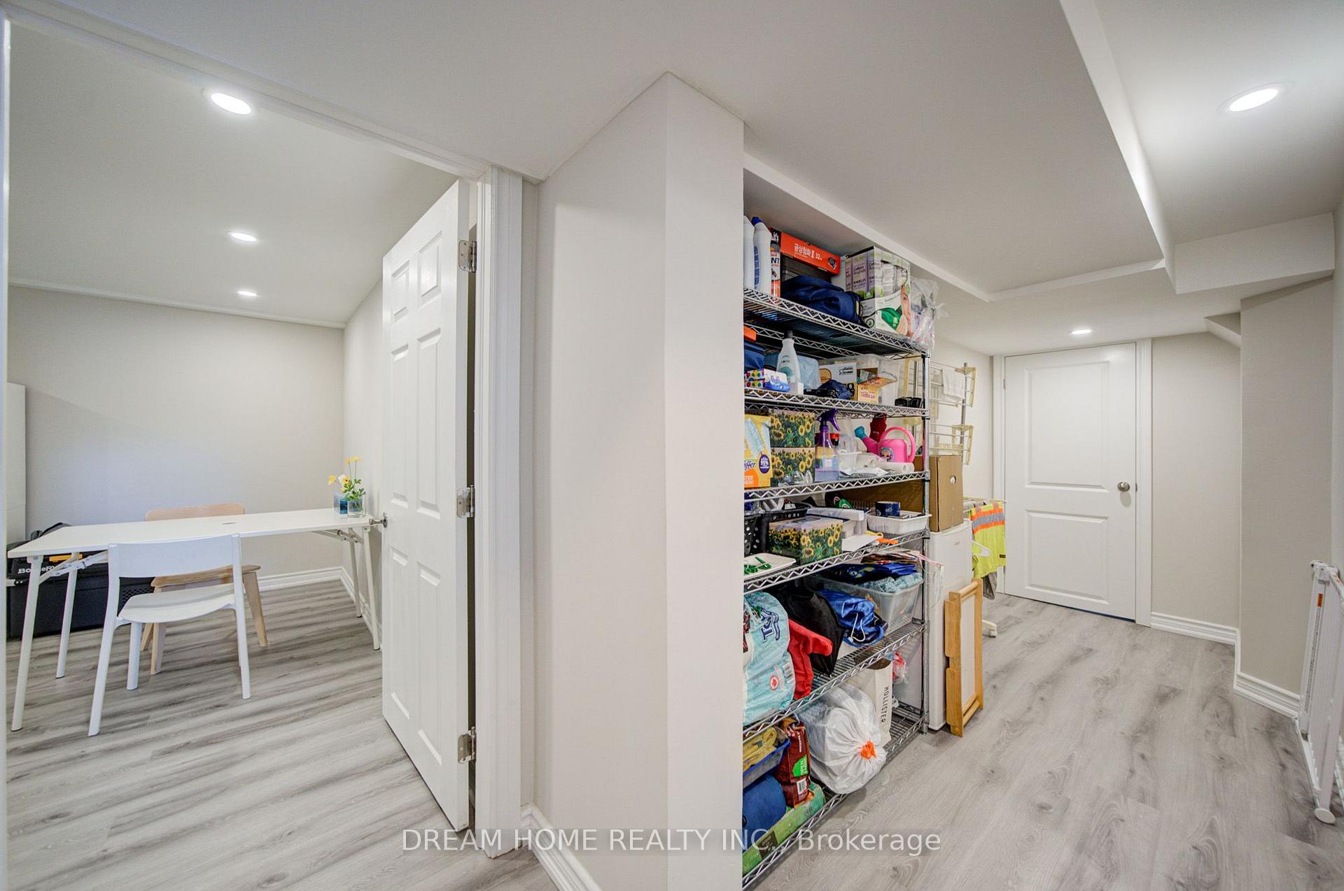 Photo 21 of 1323 Shamir Crescent, Mississauga, Erindale — HOMEH