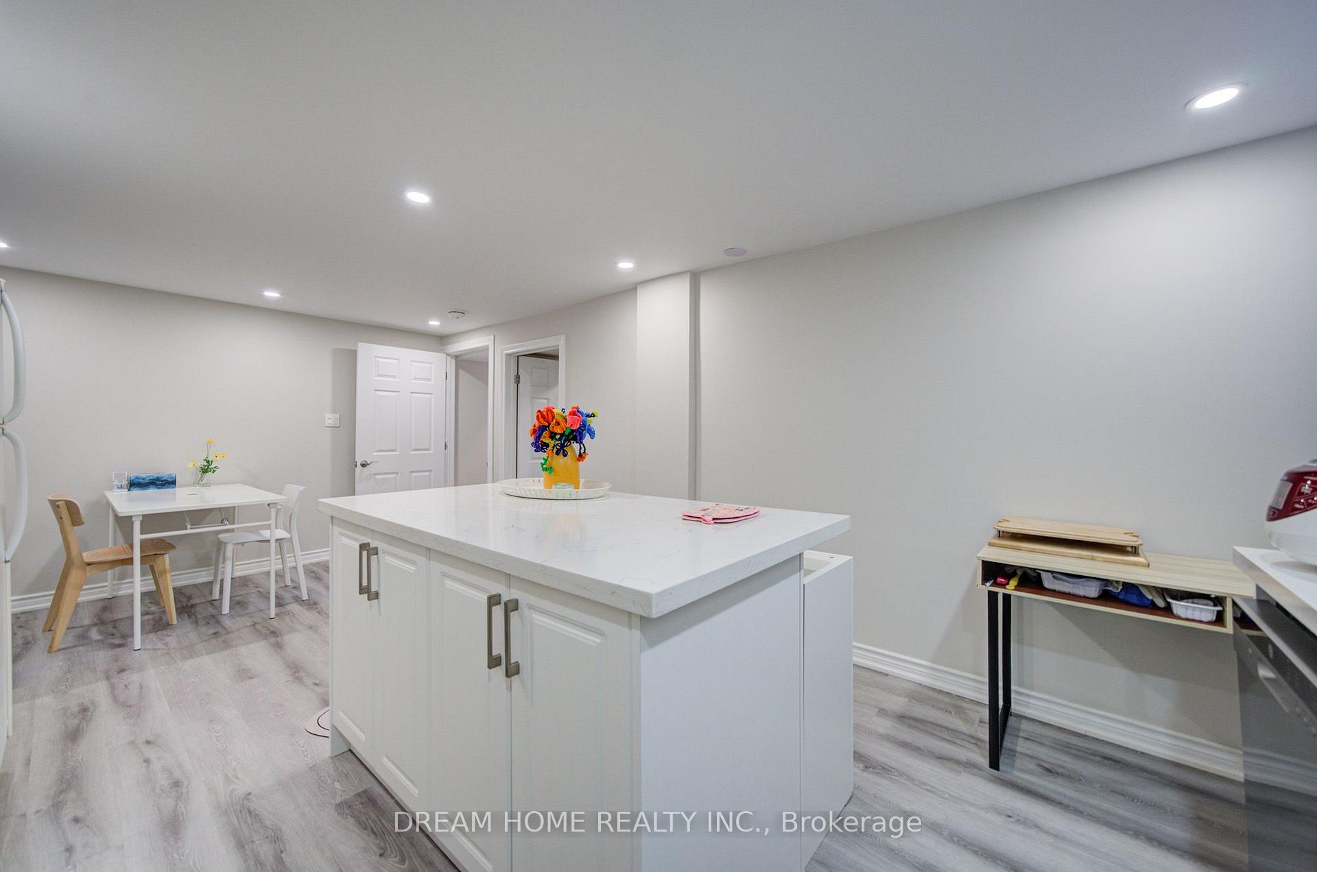 Photo 24 of 1323 Shamir Crescent, Mississauga, Erindale — HOMEH