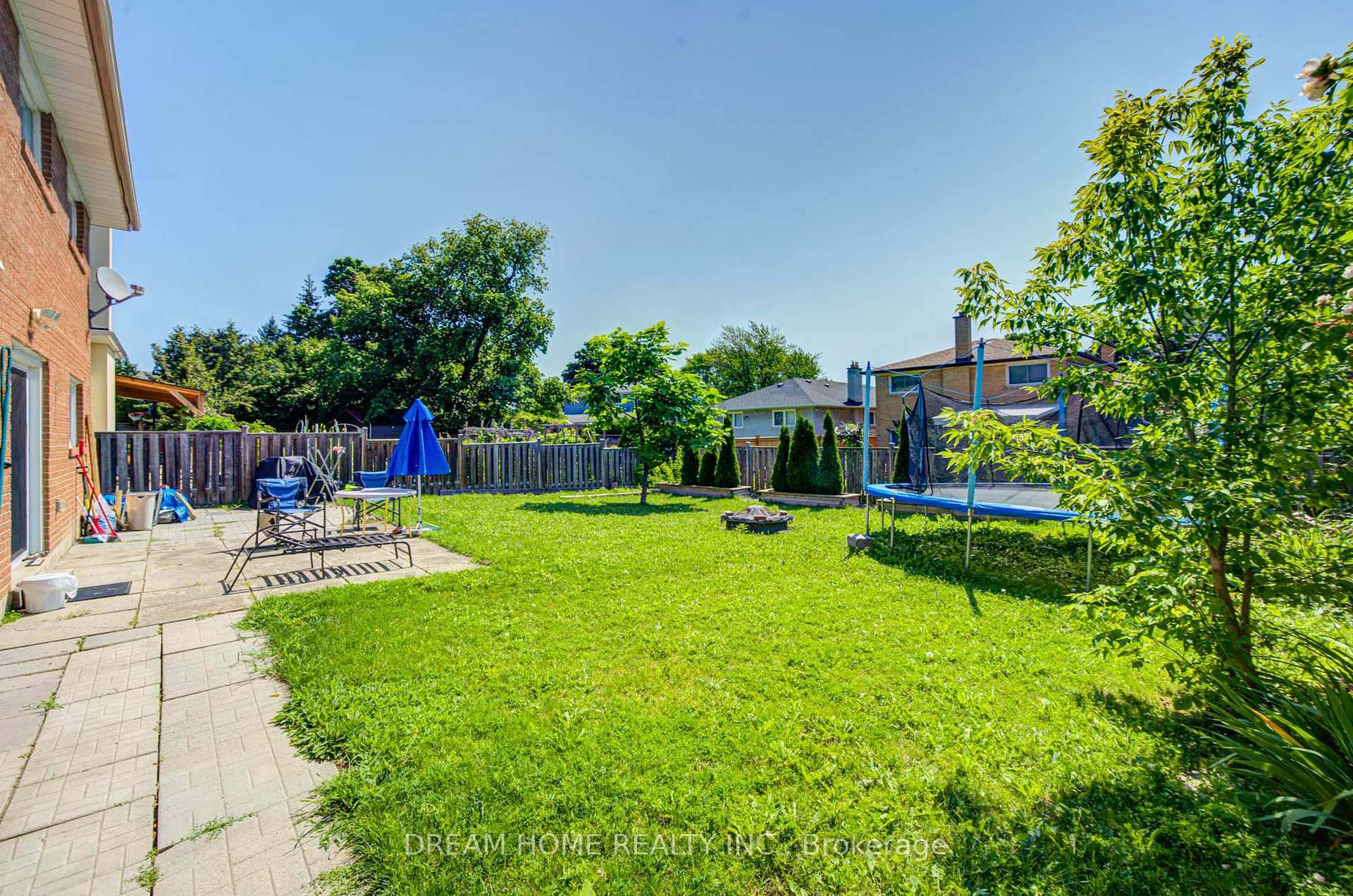 Photo 25 of 1323 Shamir Crescent, Mississauga, Erindale — HOMEH