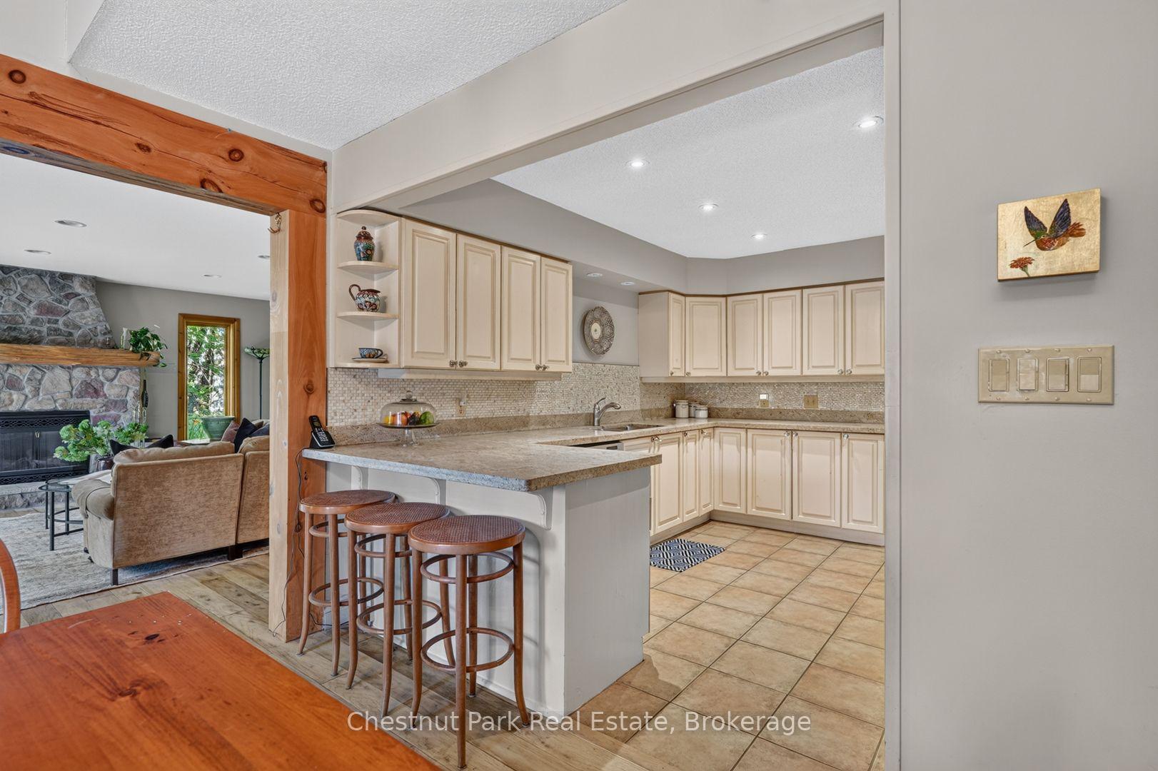 Photo 8 of 1212 Kirk Line E, Bracebridge, Macaulay — HOMEH