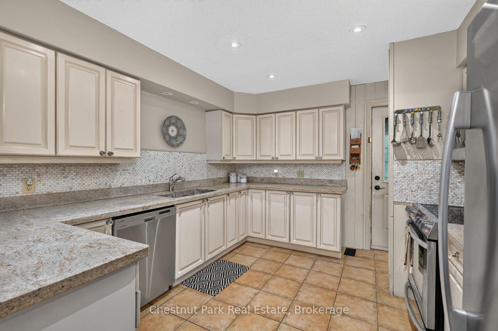 Photo 9 of 1212 Kirk Line E, Bracebridge, Macaulay — HOMEH