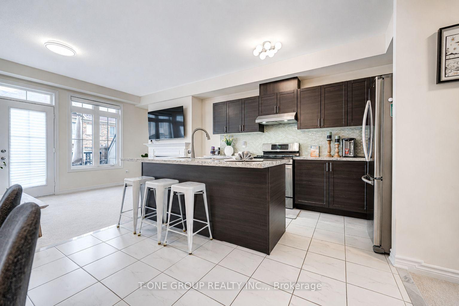 Photo 14 of 27 Sharbot Lane, Markham, Greensborough — HOMEH