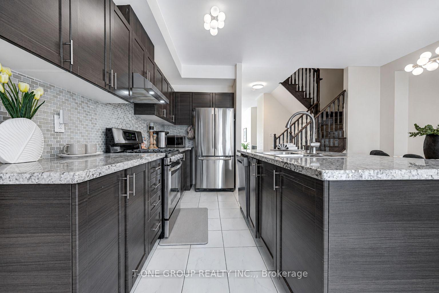 Photo 17 of 27 Sharbot Lane, Markham, Greensborough — HOMEH