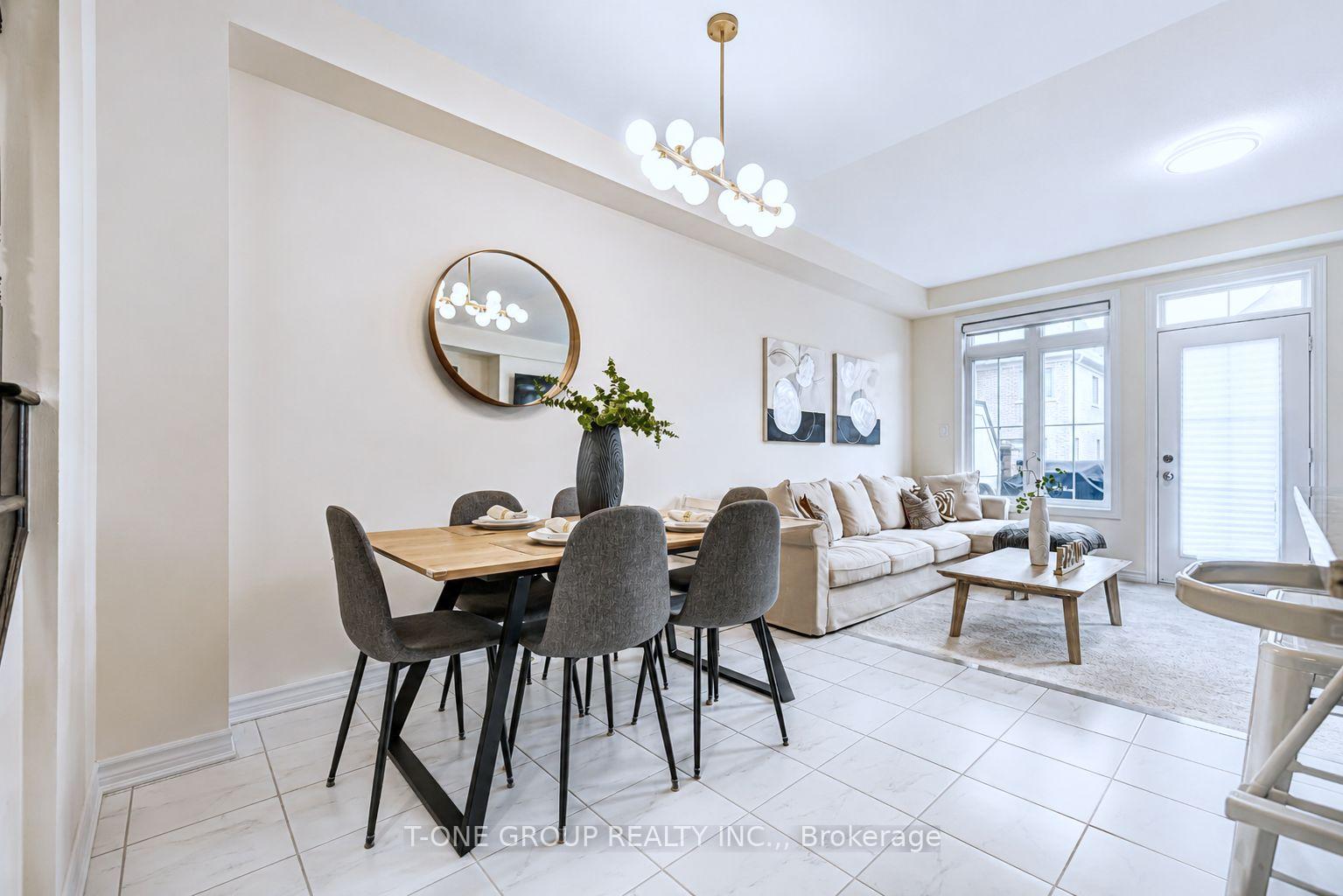 Photo 19 of 27 Sharbot Lane, Markham, Greensborough — HOMEH