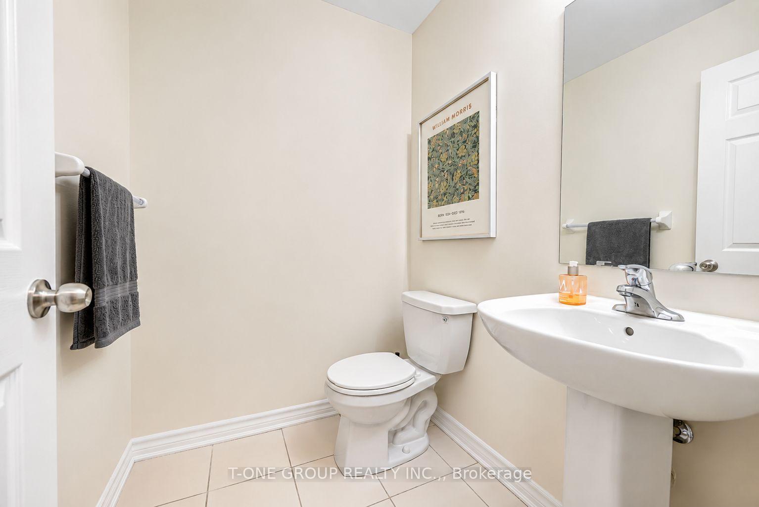 Photo 24 of 27 Sharbot Lane, Markham, Greensborough — HOMEH