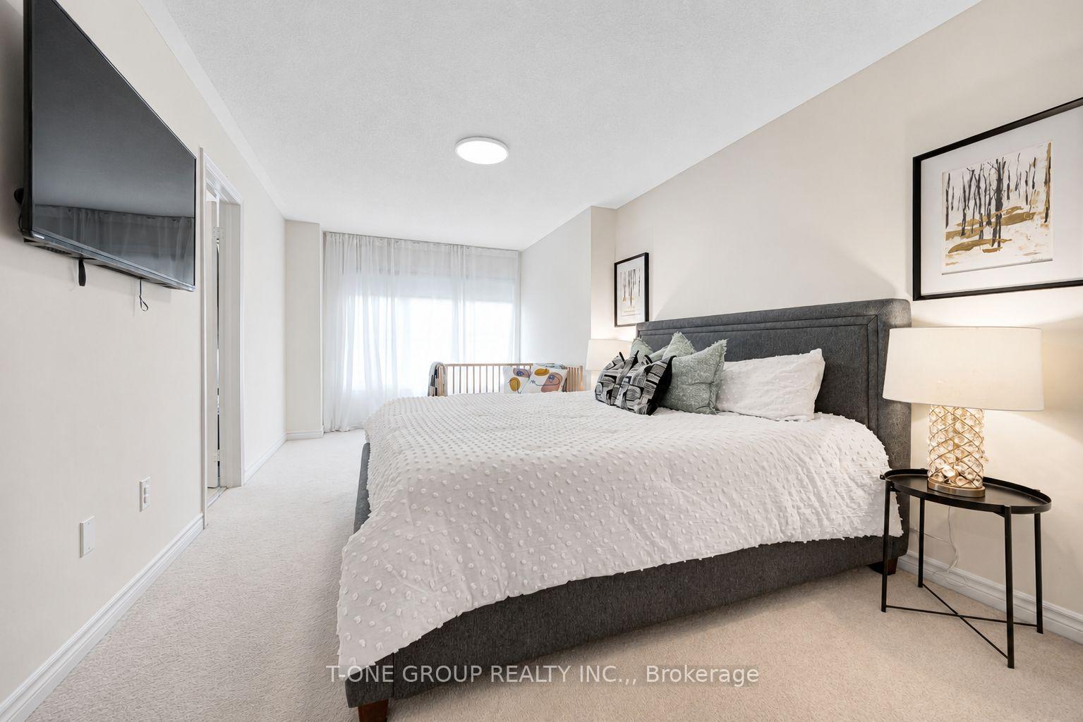 Photo 25 of 27 Sharbot Lane, Markham, Greensborough — HOMEH