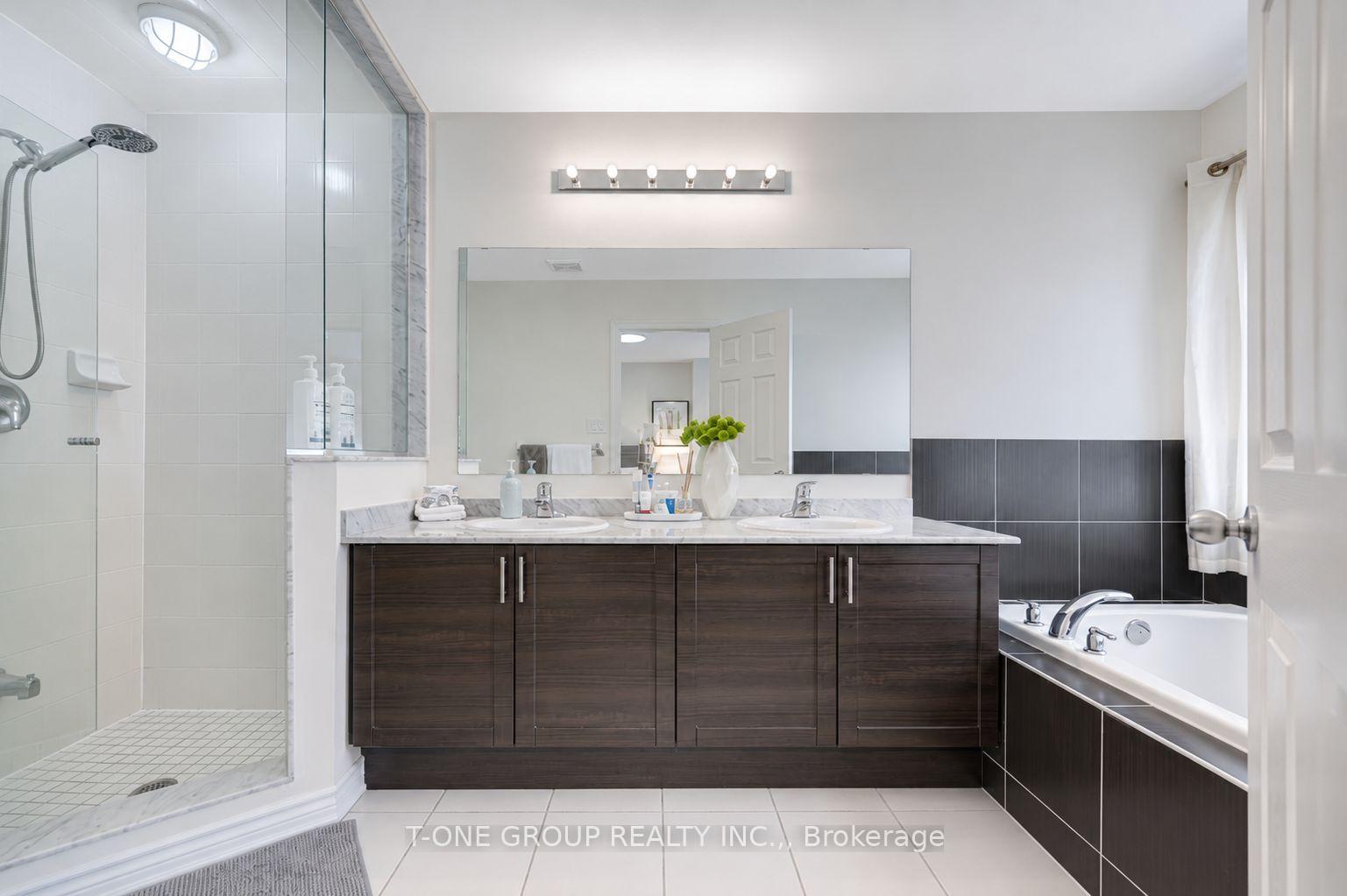 Photo 27 of 27 Sharbot Lane, Markham, Greensborough — HOMEH