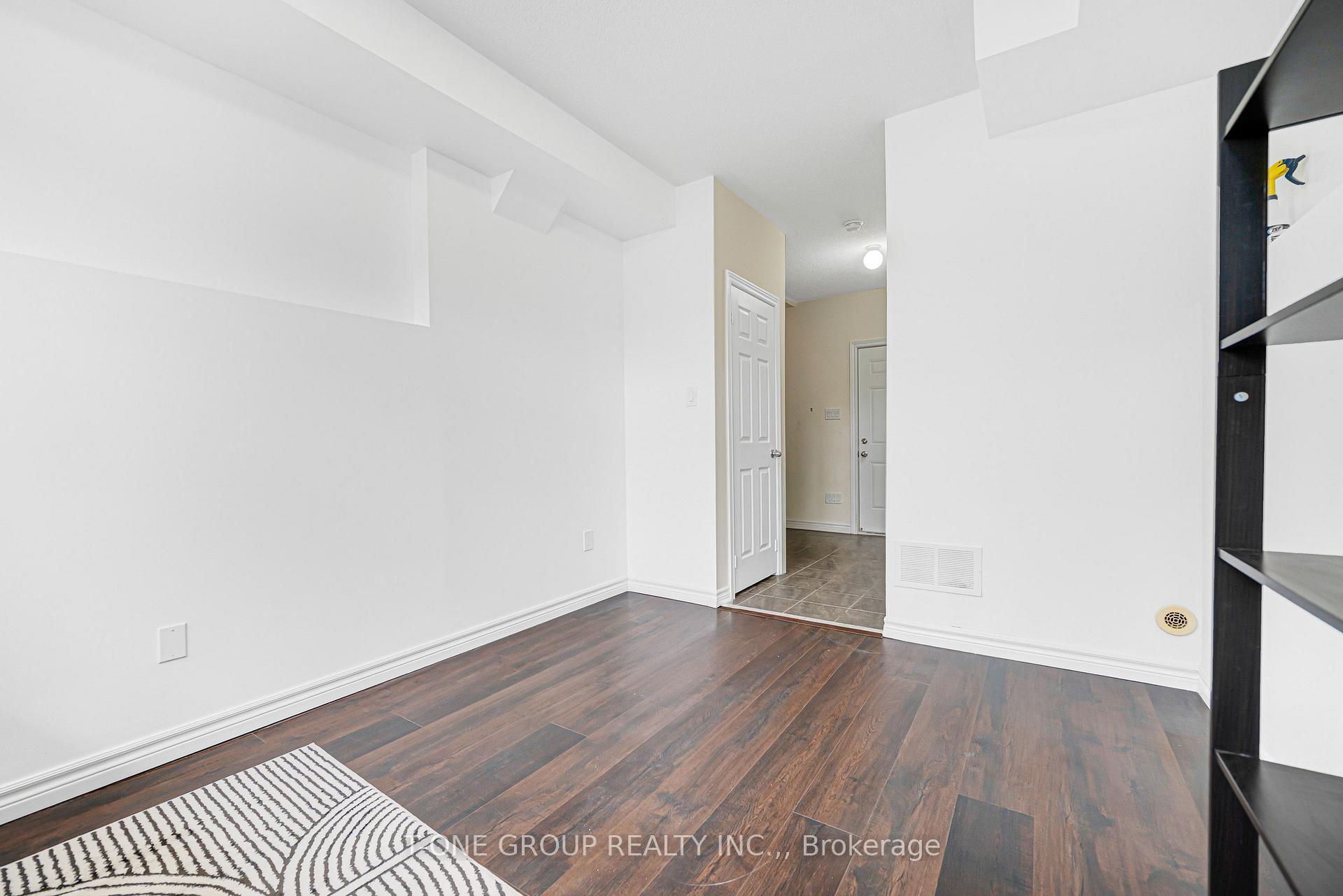 Photo 35 of 27 Sharbot Lane, Markham, Greensborough — HOMEH