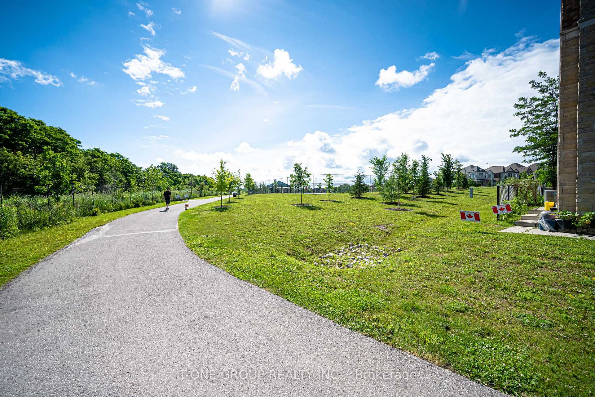 Photo 38 of 27 Sharbot Lane, Markham, Greensborough — HOMEH