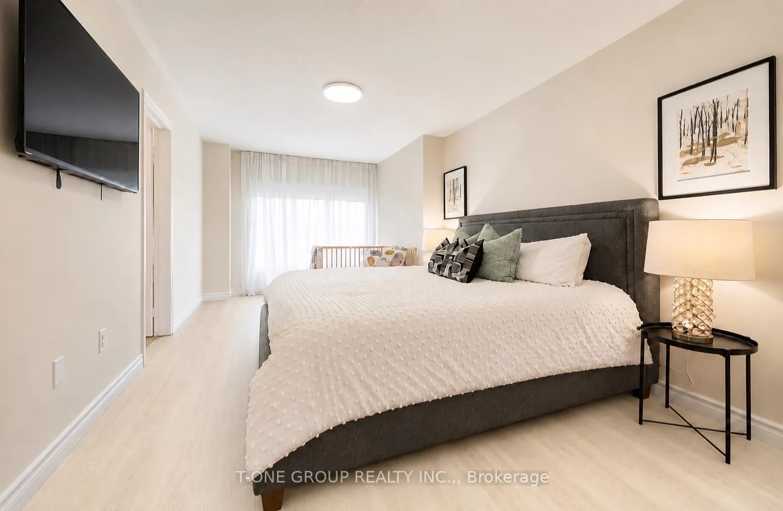 Photo 3 of 27 Sharbot Lane, Markham, Greensborough — HOMEH