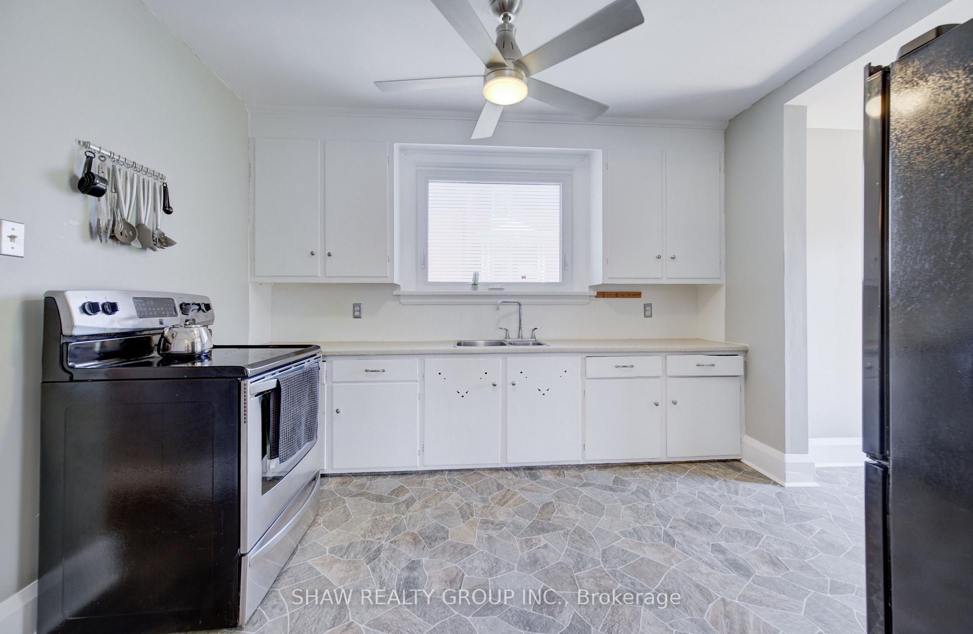 Photo 10 of 209 Belleview Avenue, Kitchener, Heritage Park - Kitchener — HOMEH