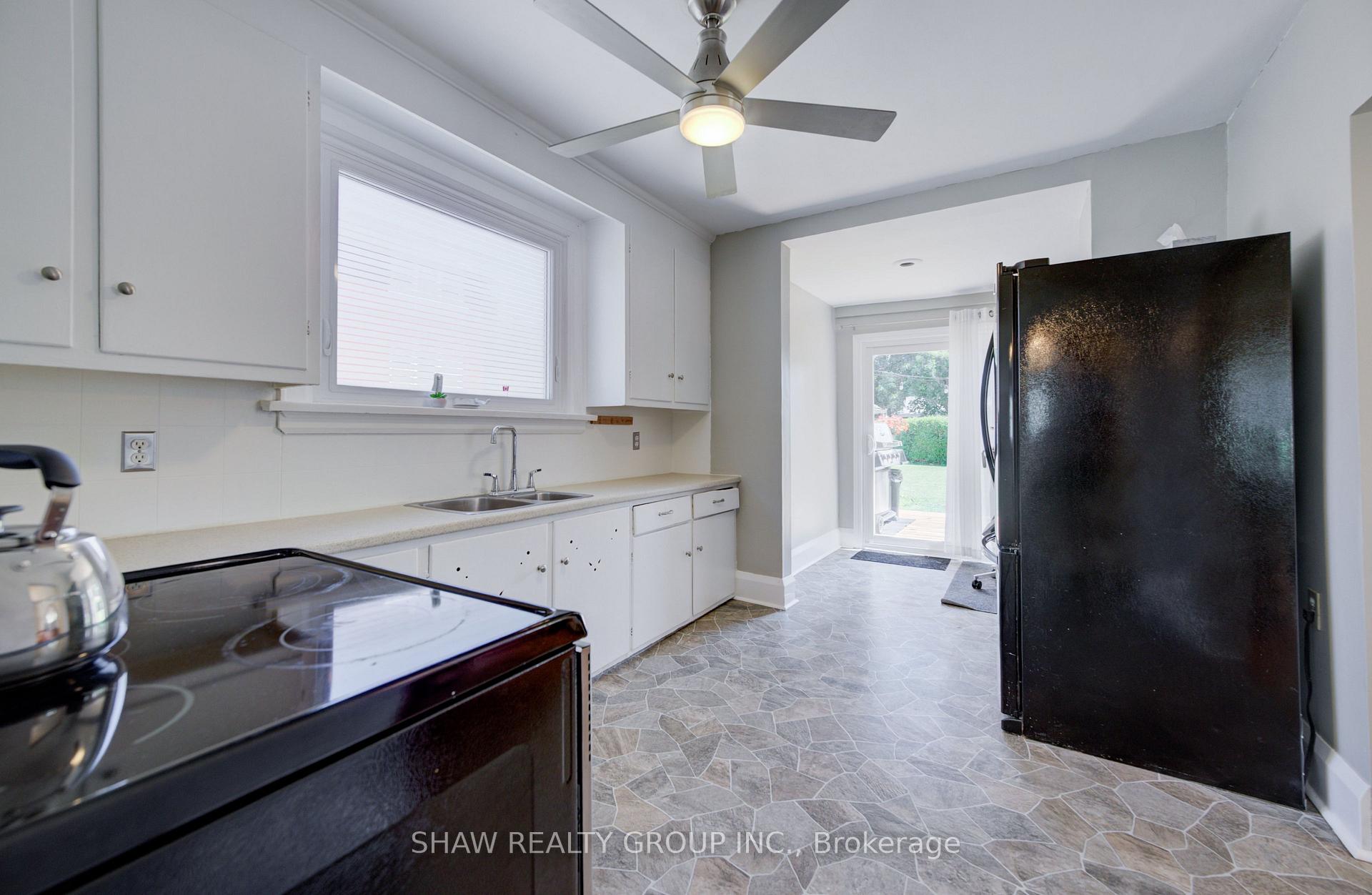 Photo 12 of 209 Belleview Avenue, Kitchener, Heritage Park - Kitchener — HOMEH