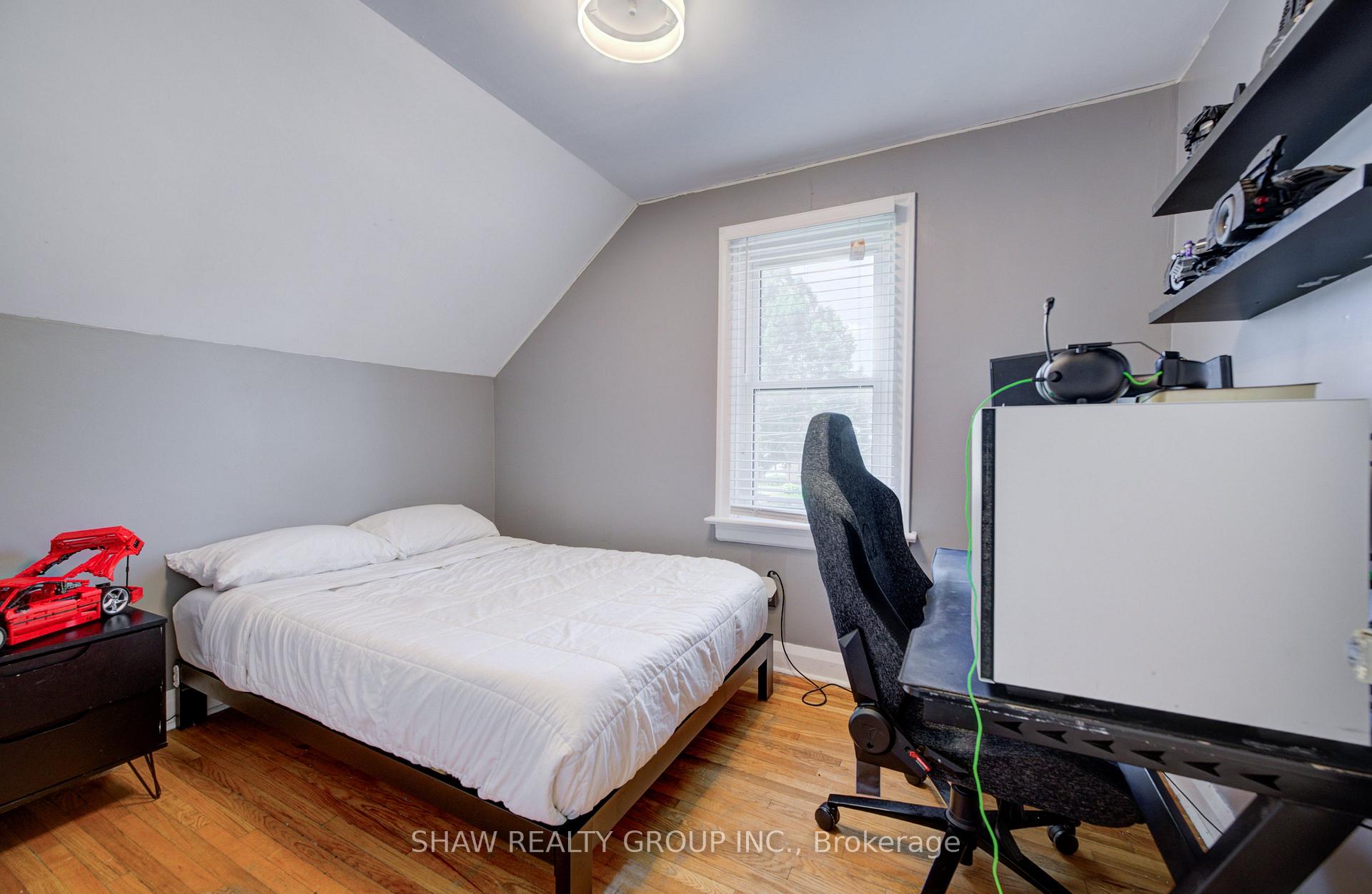 Photo 16 of 209 Belleview Avenue, Kitchener, Heritage Park - Kitchener — HOMEH