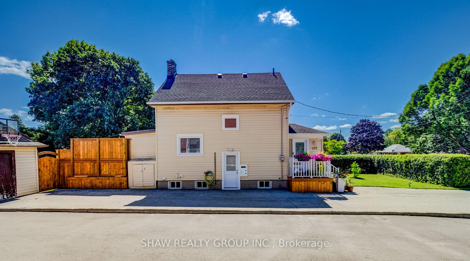 Photo 26 of 209 Belleview Avenue, Kitchener, Heritage Park - Kitchener — HOMEH