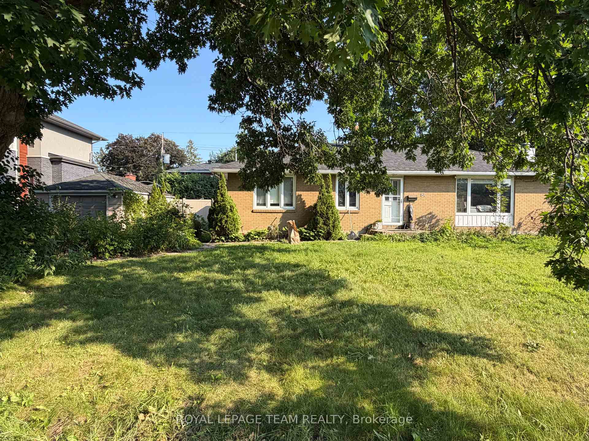 Photo 2 of 84 Starwood Road, Ottawa, Meadowlands/St. Claire Gardens — HOMEH