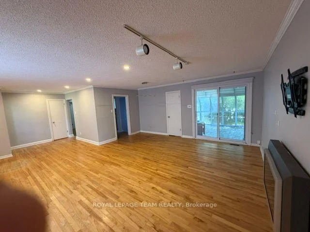 Photo 6 of 84 Starwood Road, Ottawa, Meadowlands/St. Claire Gardens — HOMEH
