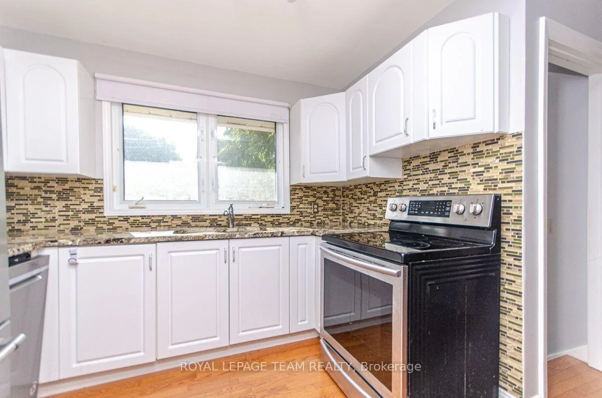 Photo 11 of 84 Starwood Road, Ottawa, Meadowlands/St. Claire Gardens — HOMEH