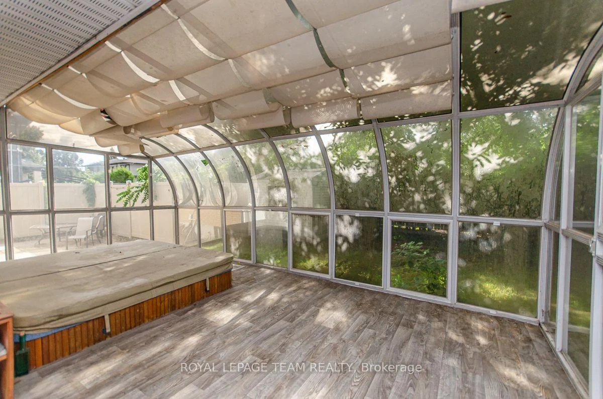 Photo 15 of 84 Starwood Road, Ottawa, Meadowlands/St. Claire Gardens — HOMEH