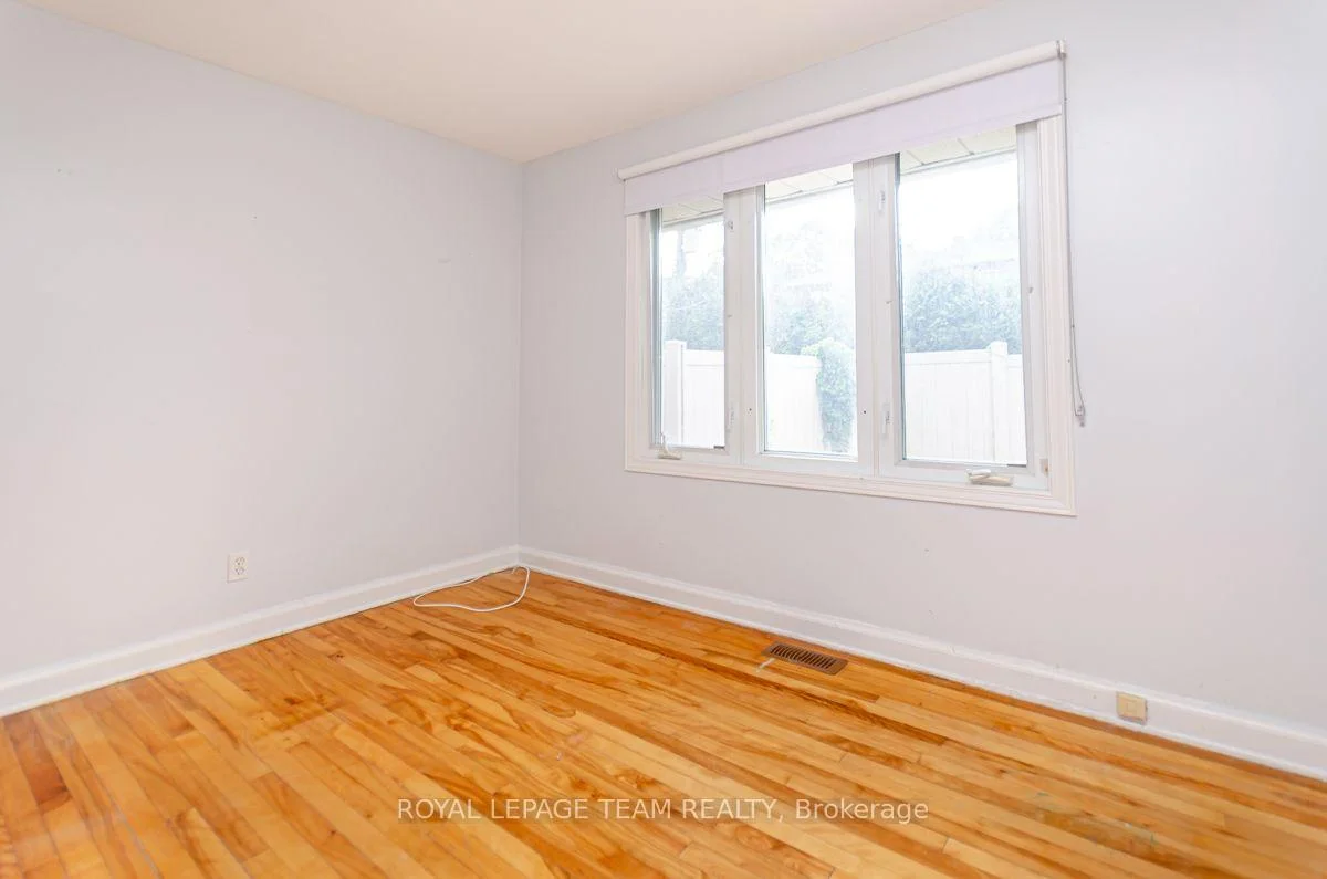 Photo 19 of 84 Starwood Road, Ottawa, Meadowlands/St. Claire Gardens — HOMEH