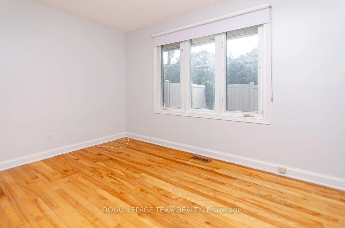 Photo 21 of 84 Starwood Road, Ottawa, Meadowlands/St. Claire Gardens — HOMEH