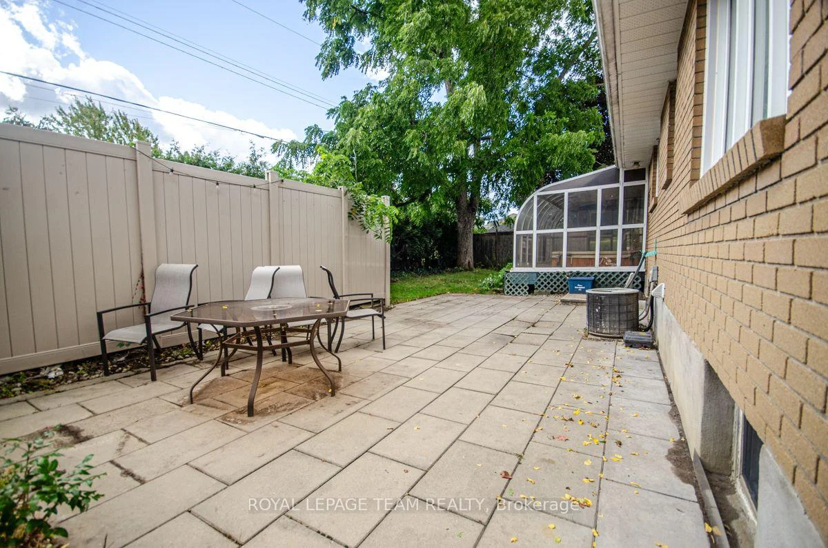 Photo 33 of 84 Starwood Road, Ottawa, Meadowlands/St. Claire Gardens — HOMEH