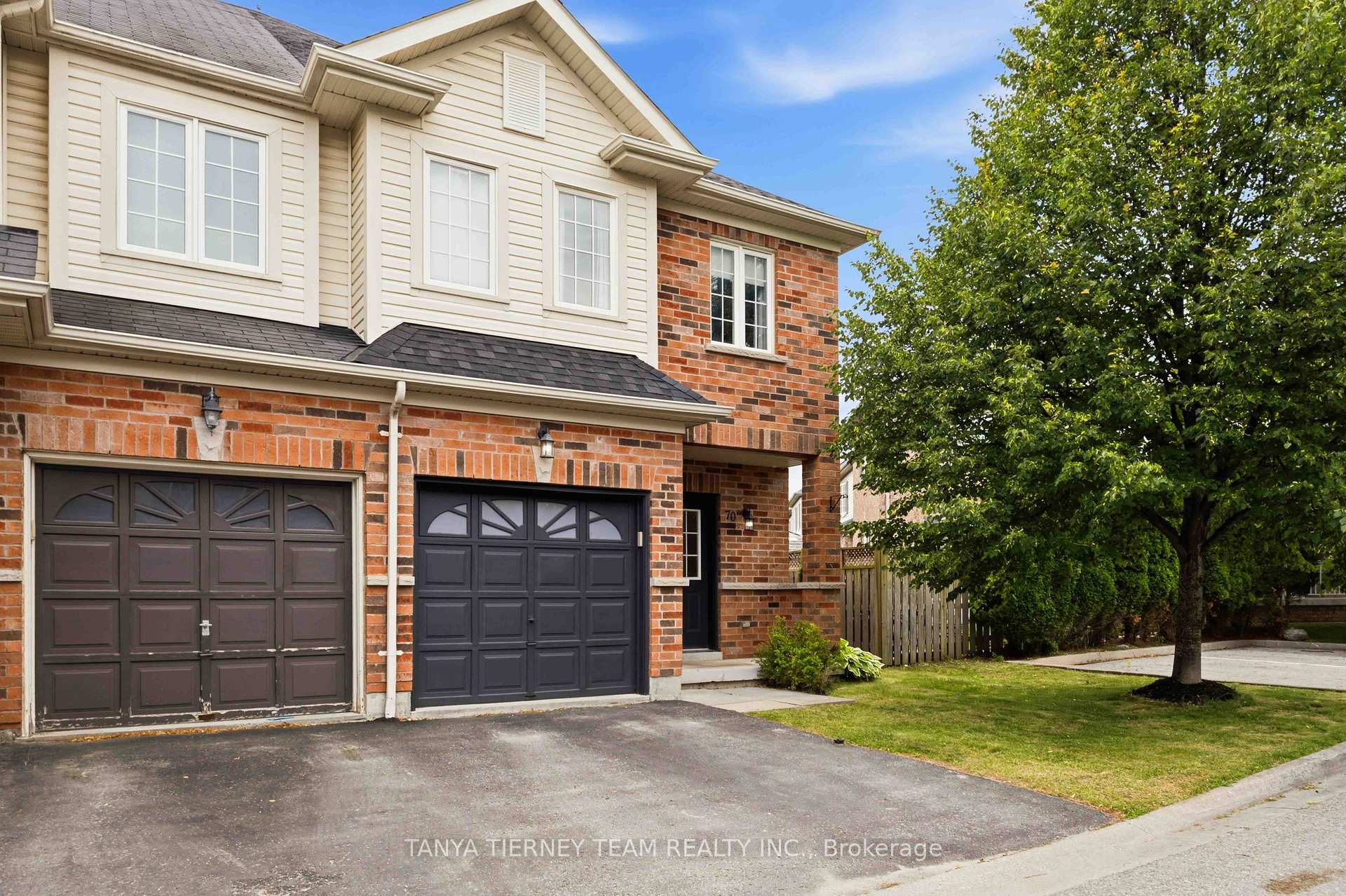 Photo 2 of 70 Tempo Way, Whitby, Brooklin — HOMEH