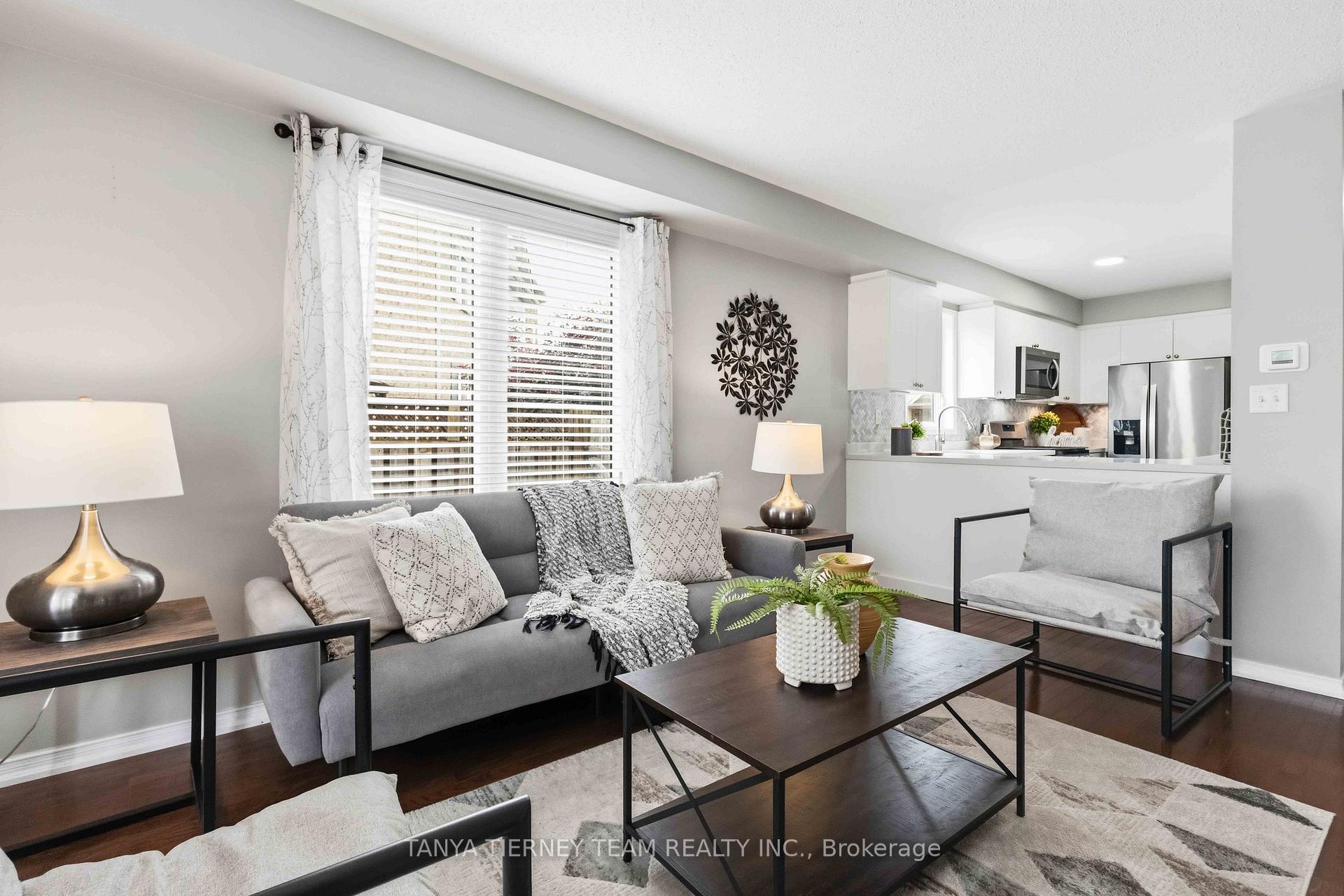 Photo 11 of 70 Tempo Way, Whitby, Brooklin — HOMEH