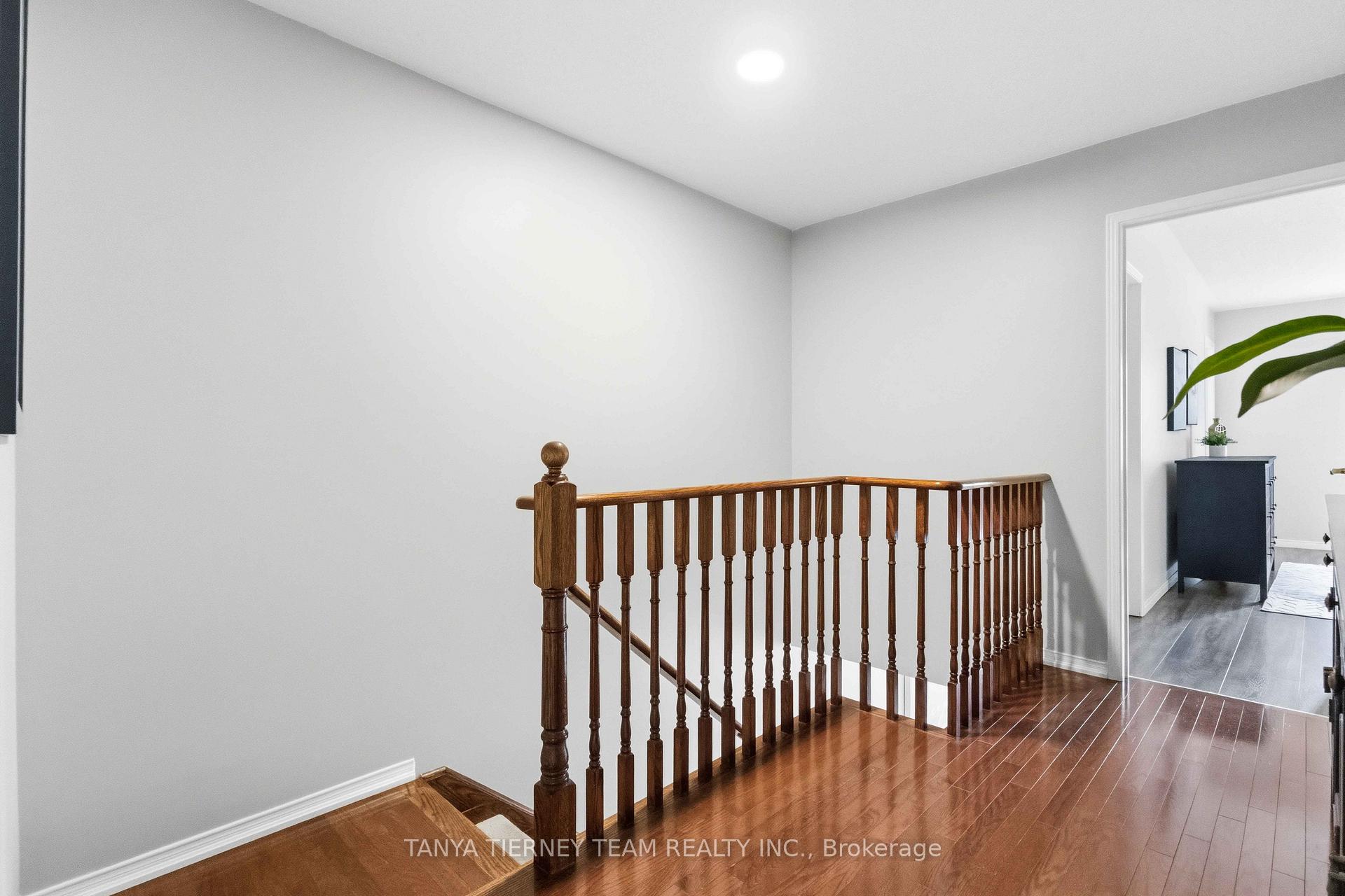 Photo 27 of 70 Tempo Way, Whitby, Brooklin — HOMEH