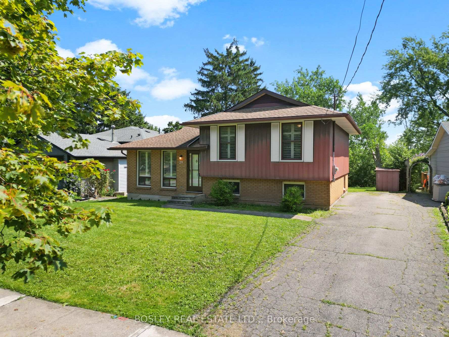 Photo 1 of 29 Carriage Road, St. Catharines, Secord Woods — HOMEH