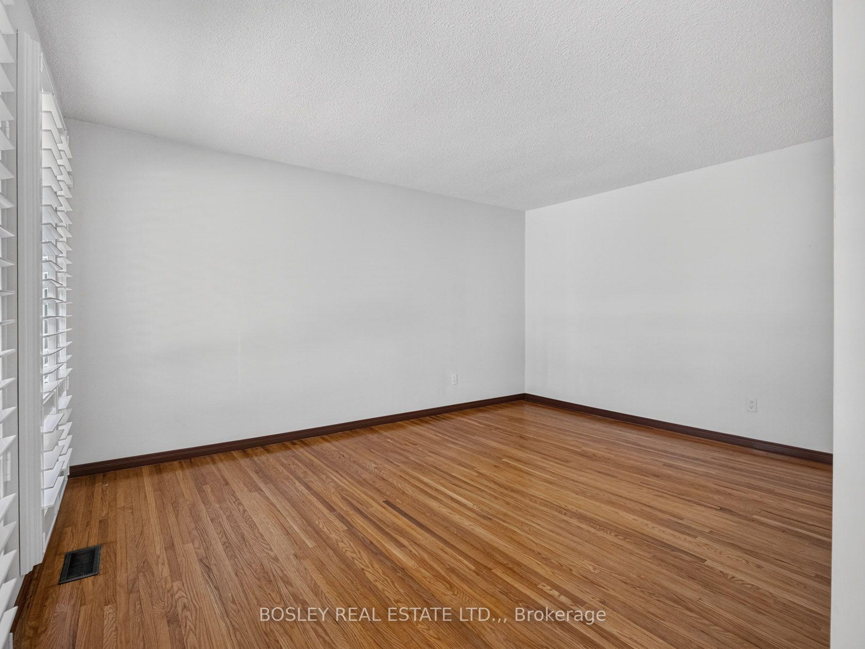 Photo 5 of 29 Carriage Road, St. Catharines, Secord Woods — HOMEH