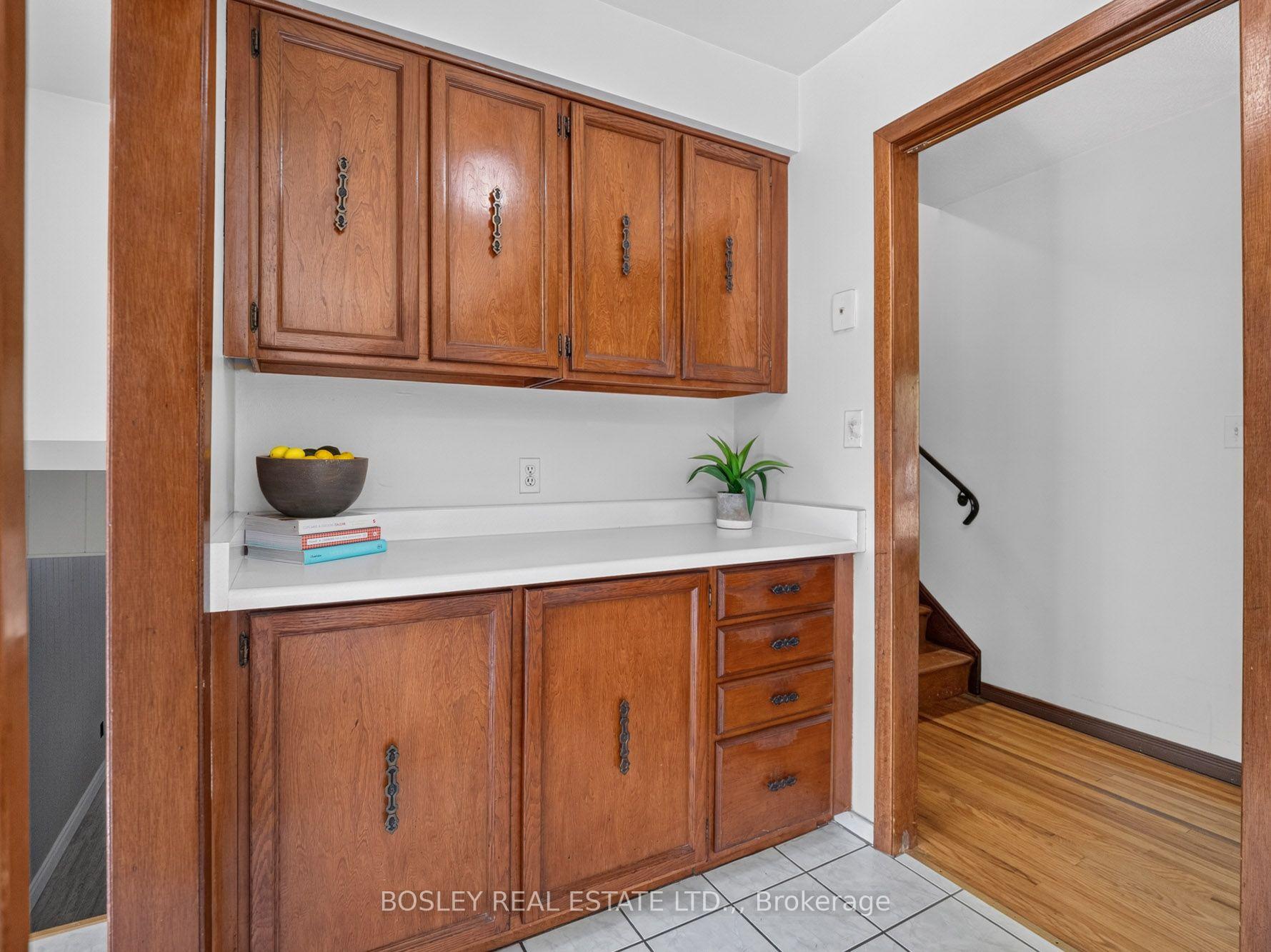 Photo 8 of 29 Carriage Road, St. Catharines, Secord Woods — HOMEH