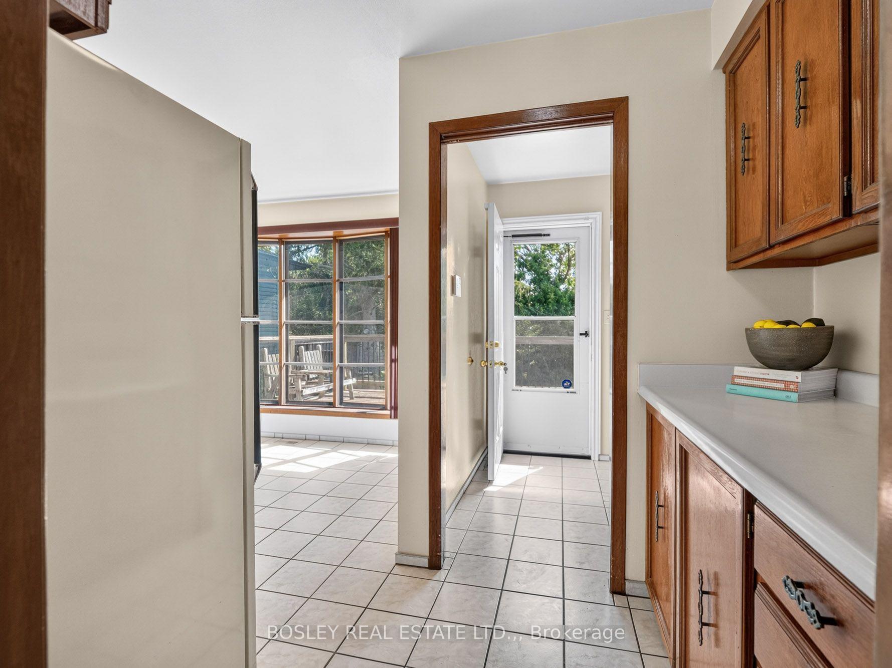 Photo 10 of 29 Carriage Road, St. Catharines, Secord Woods — HOMEH