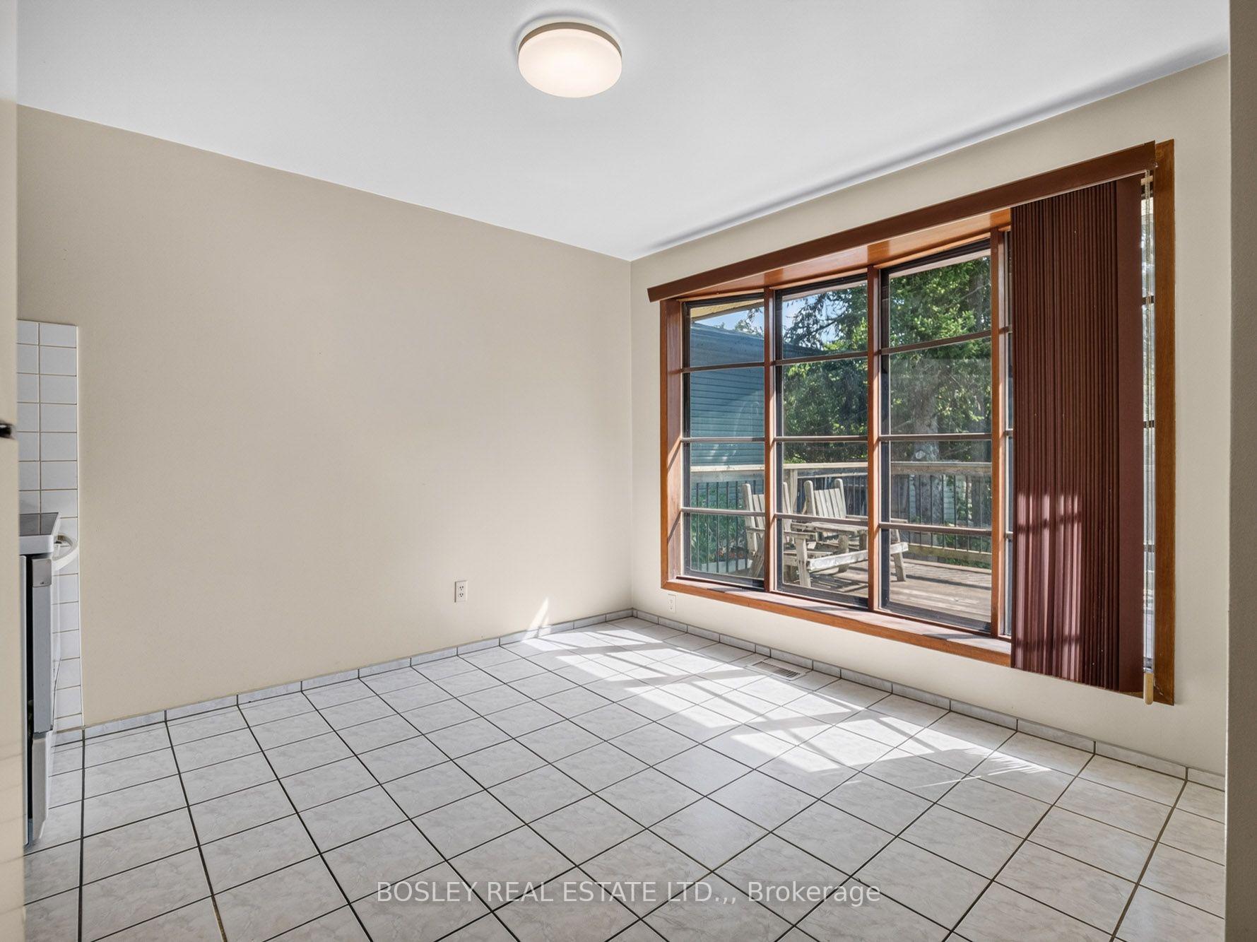 Photo 11 of 29 Carriage Road, St. Catharines, Secord Woods — HOMEH